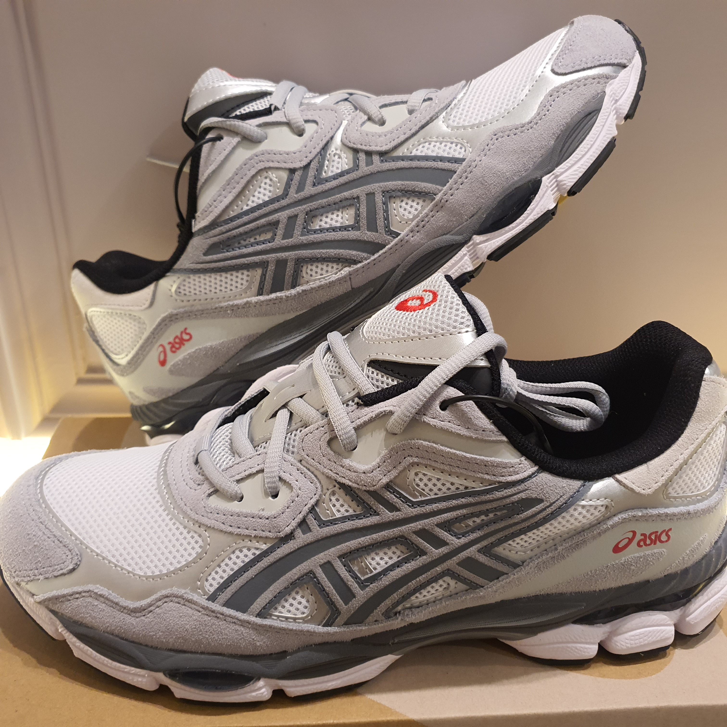 Asics Gel-NYC White Steel Grey 착용 스타일
