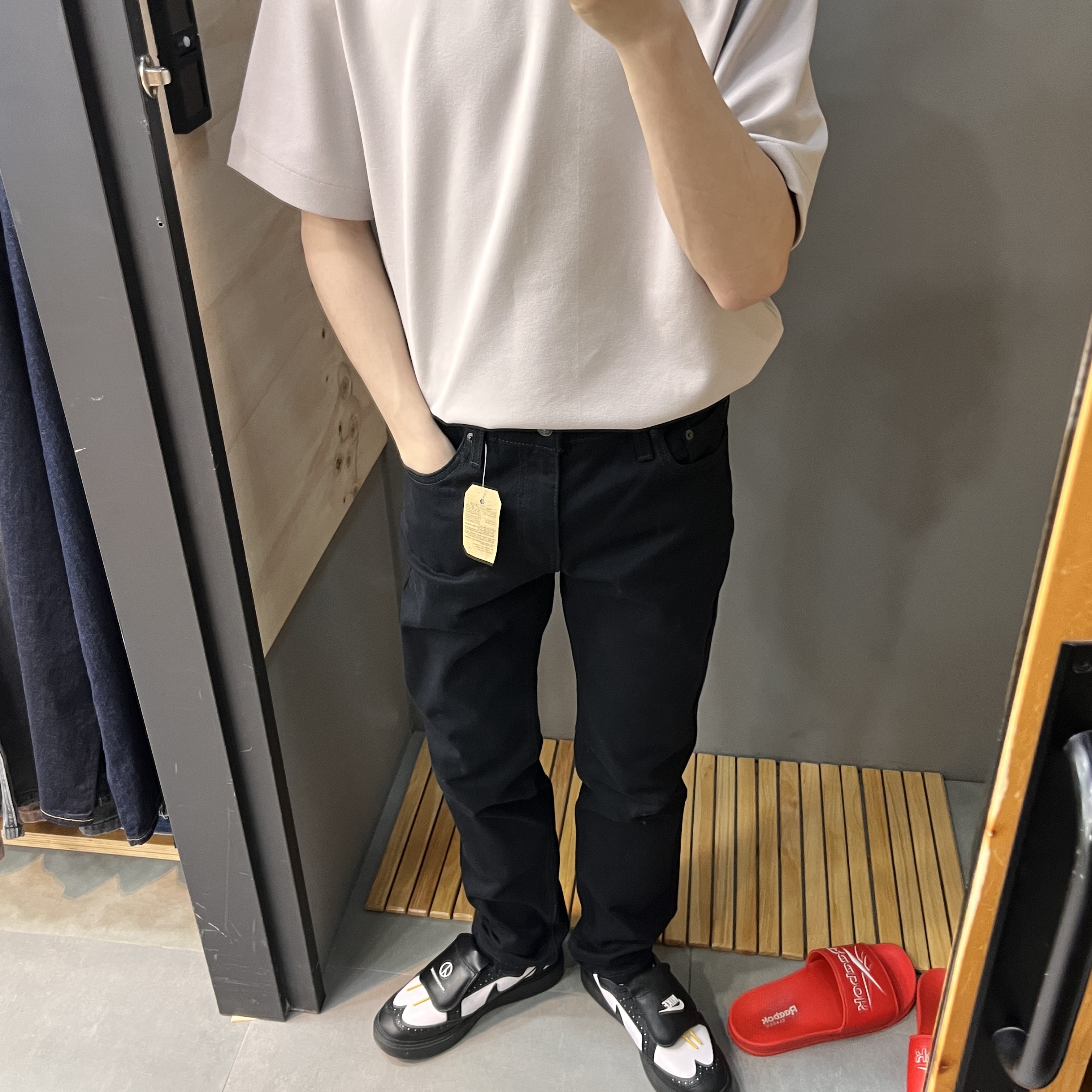 나이키 x 피스마이너스원 퀀도1 블랙 앤 화이트 착용 스타일 - 3