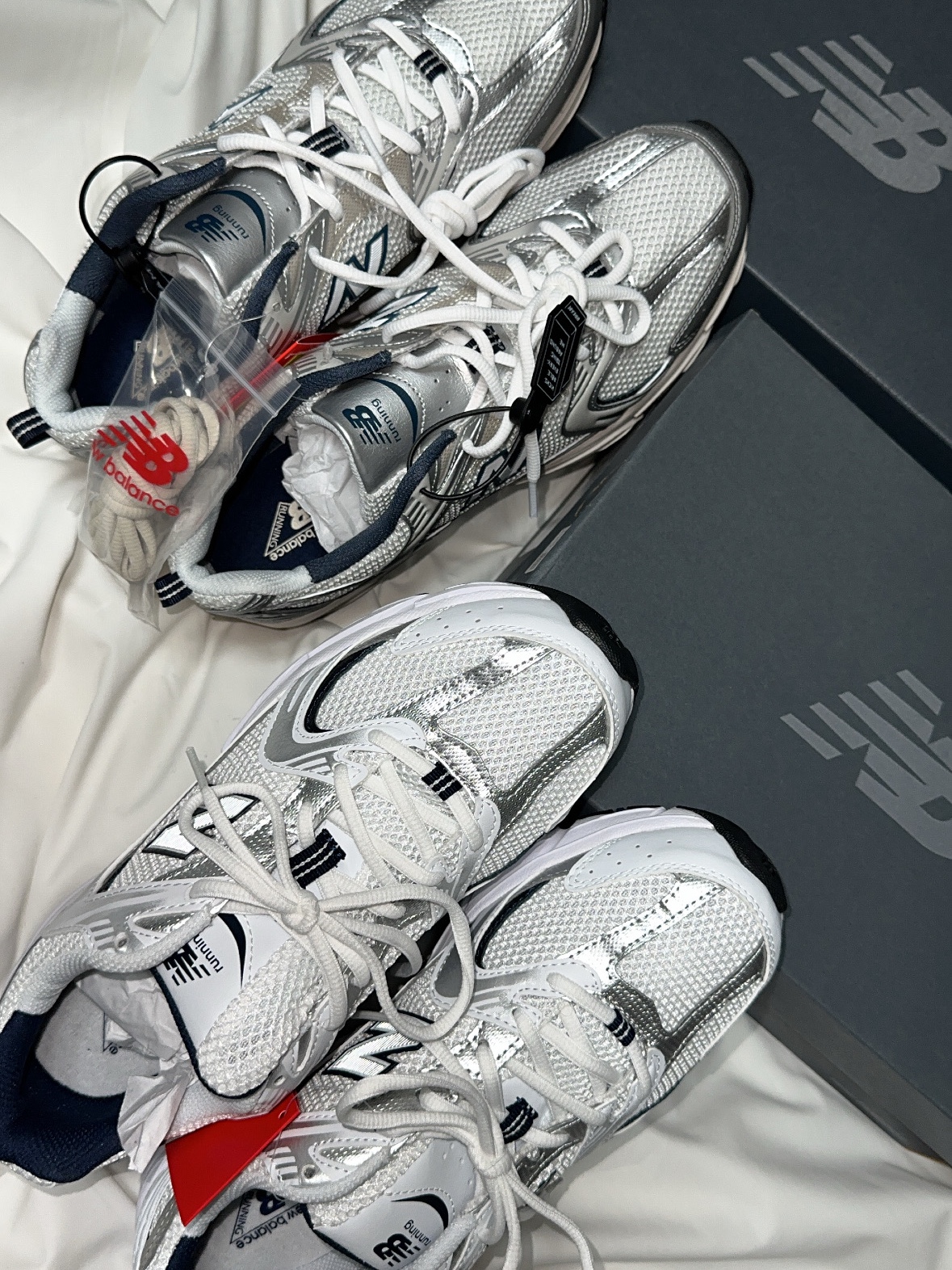 New Balance 530 Steel Grey, New Balance 530 White 착용 스타일