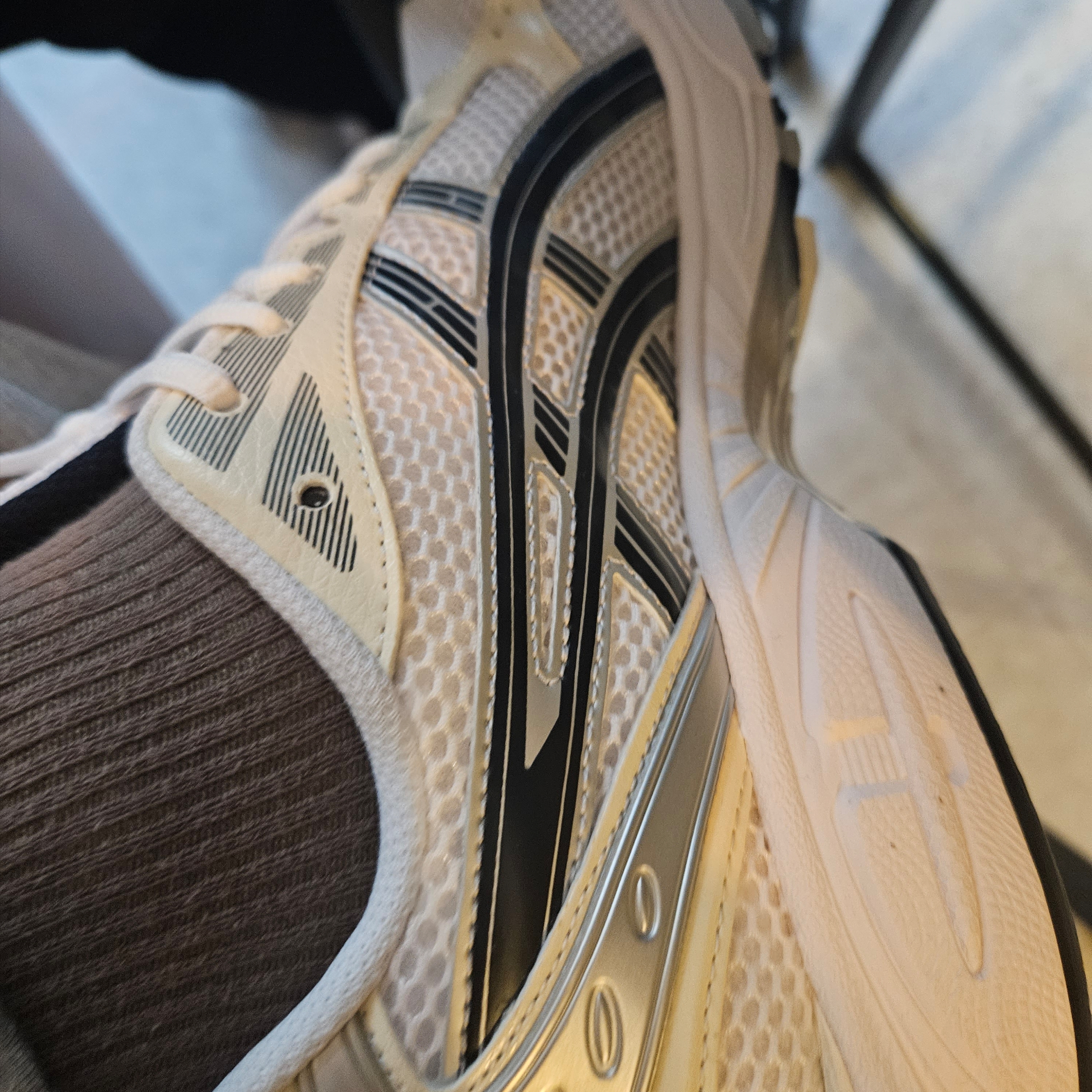 (W) Asics Gel-Kayano 14 White Midnight 착용 스타일