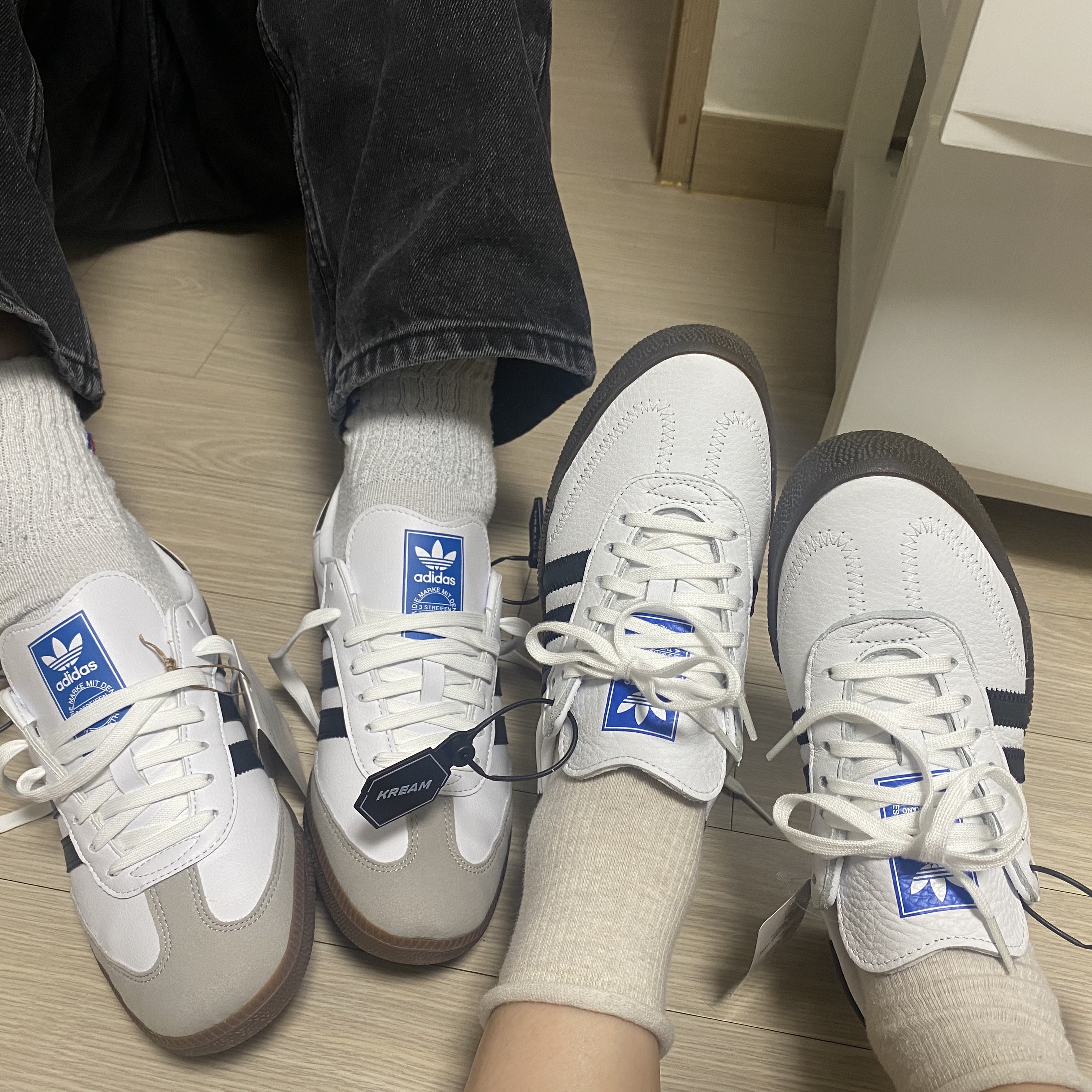아디다스 삼바 비건 화이트 블랙, (W) 아디다스 삼바로즈 화이트 블랙 검 착용 스타일 - 4