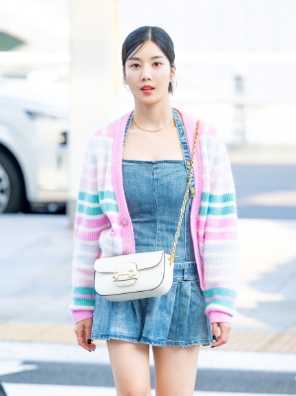Gucci Horsebit 1955 Small Shoulder Bag Leather White 착용 스타일 - 2