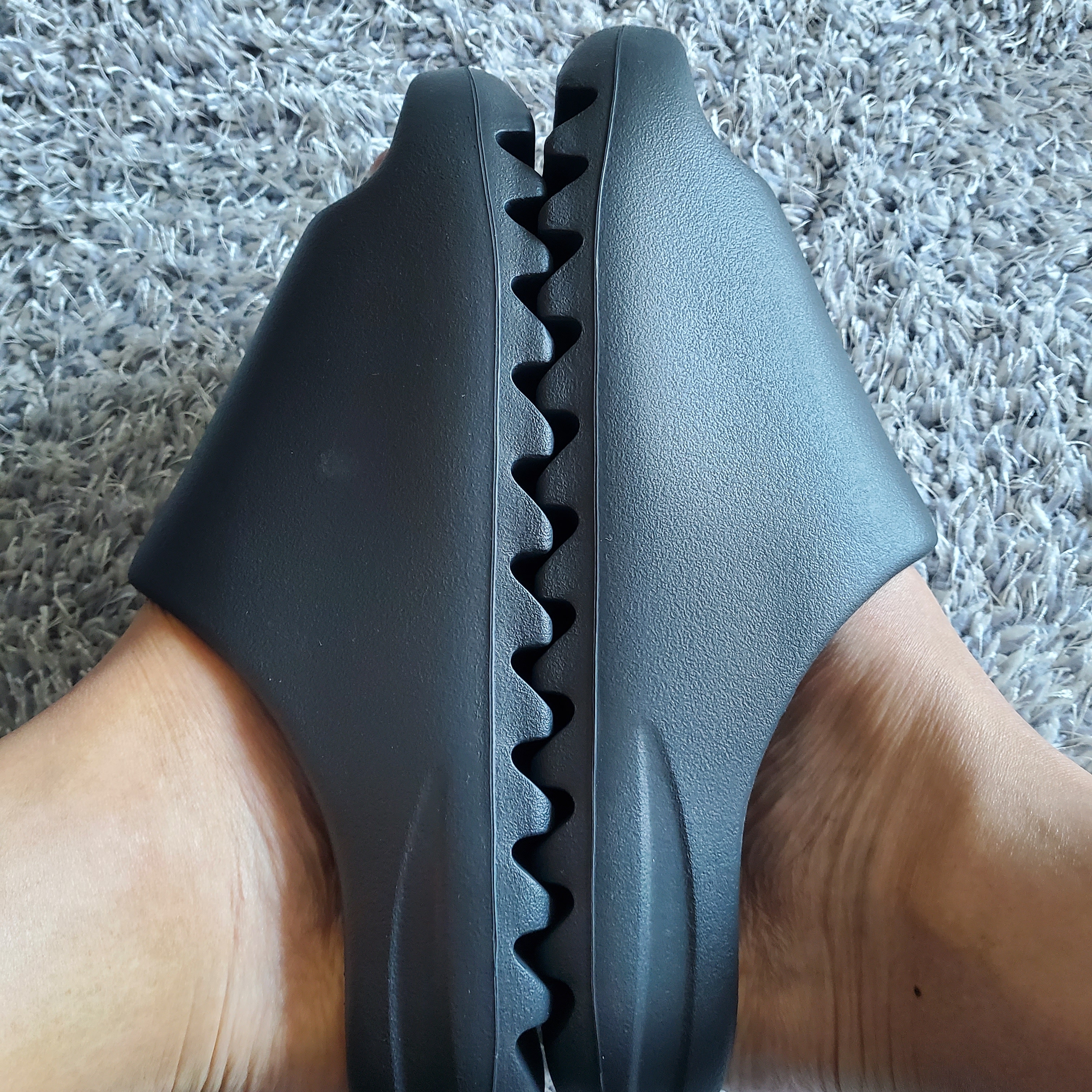Hoka Bondi 8 Black - Regular 착용 스타일 - 2