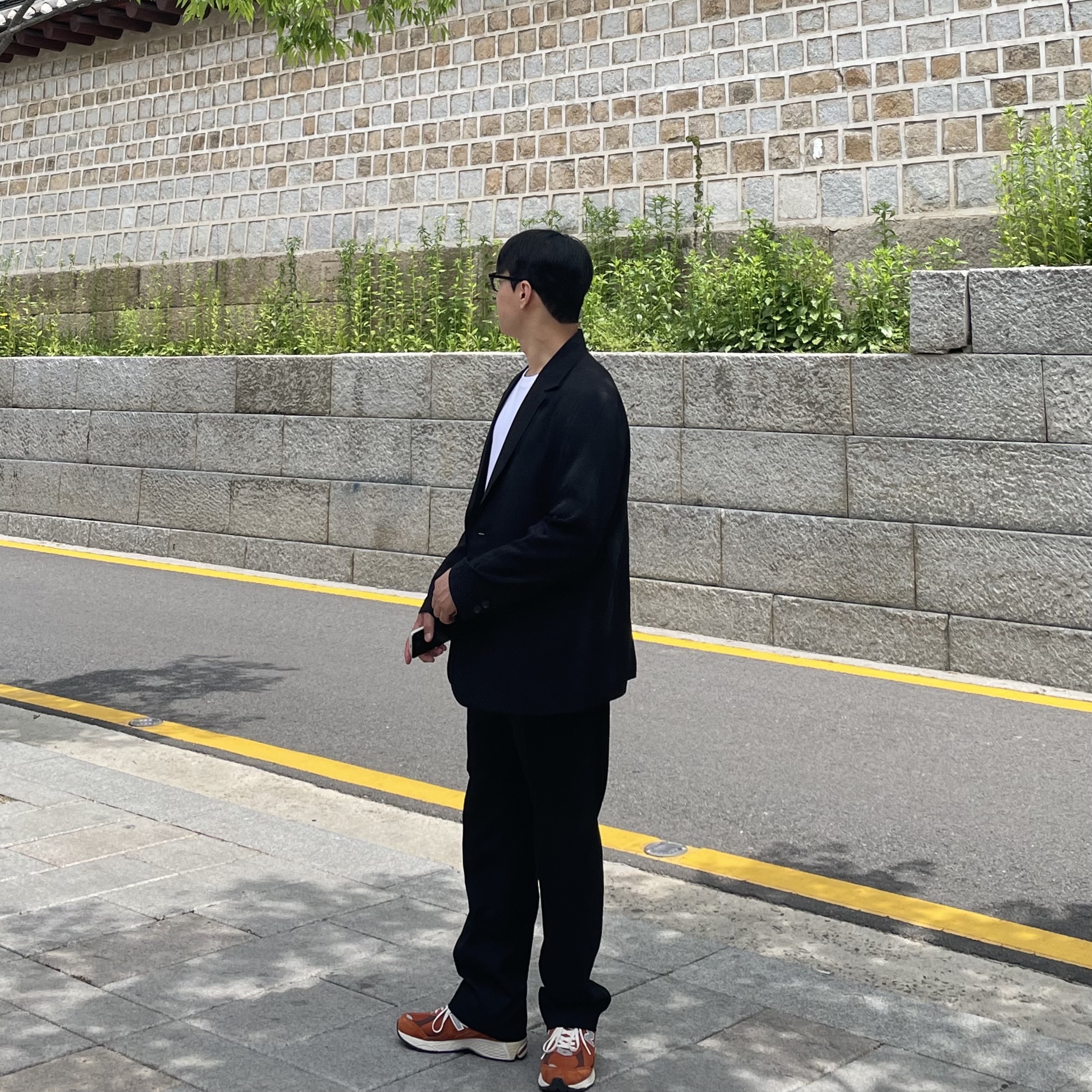 뉴발란스 2002R 러스트 옥사이드 착용 스타일