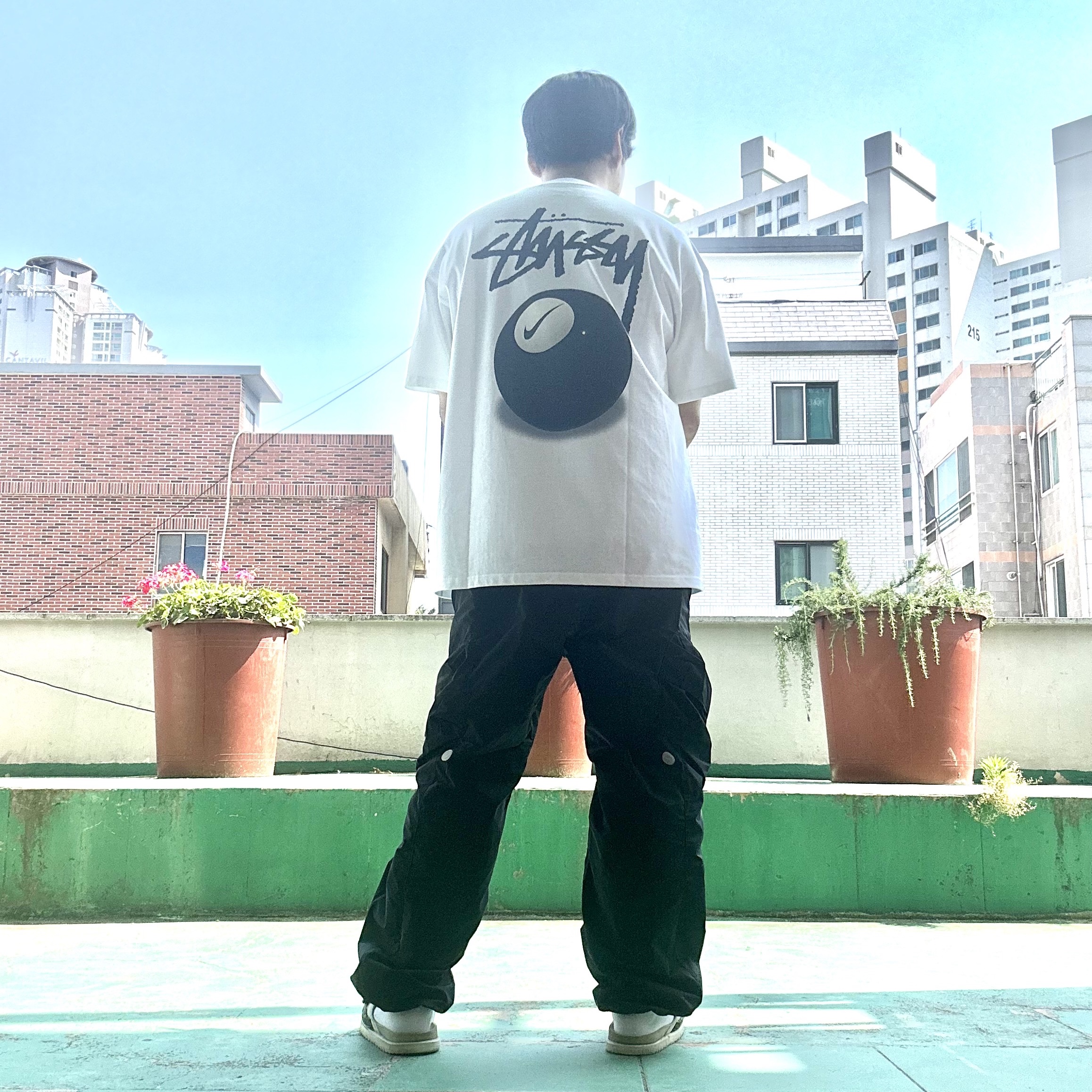 Nike x Stussy NRG FL SS 8 Ball T-Shirt White (DO9323-100), Nike x Off-White NRG Track Pants Black - Asia 착용 스타일