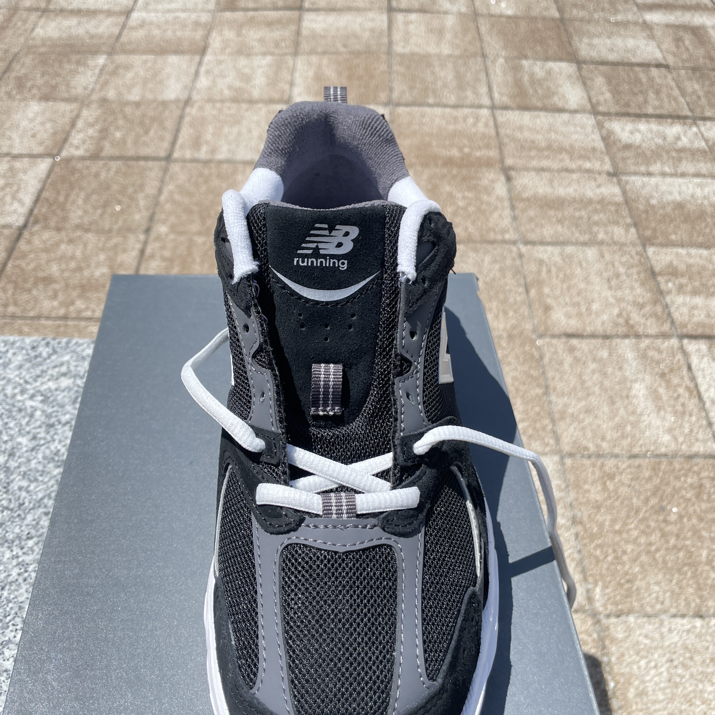 New Balance 530 Classic Black 착용 스타일 - 3