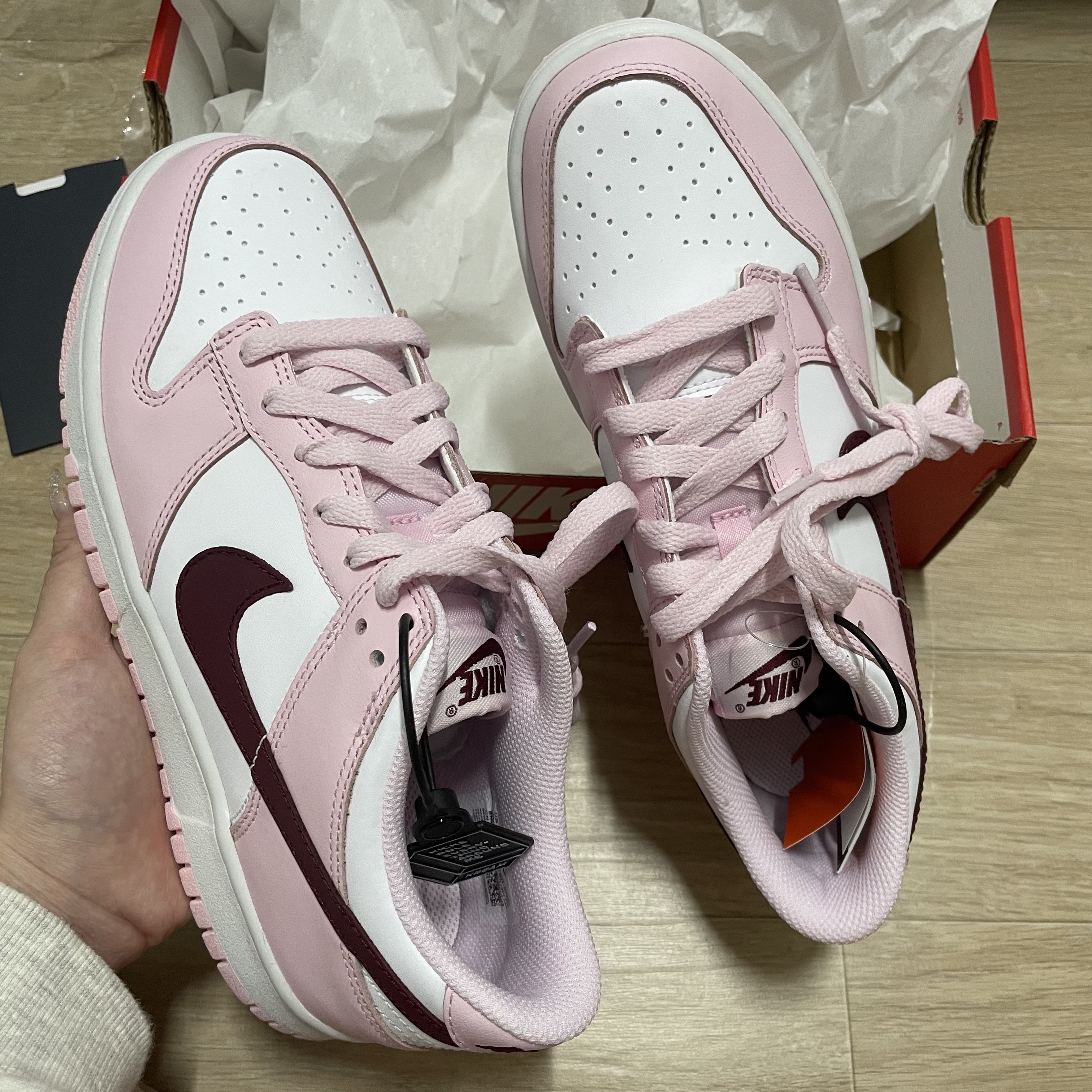 (GS) Nike Dunk Low Pink Foam 착용 스타일 - 2