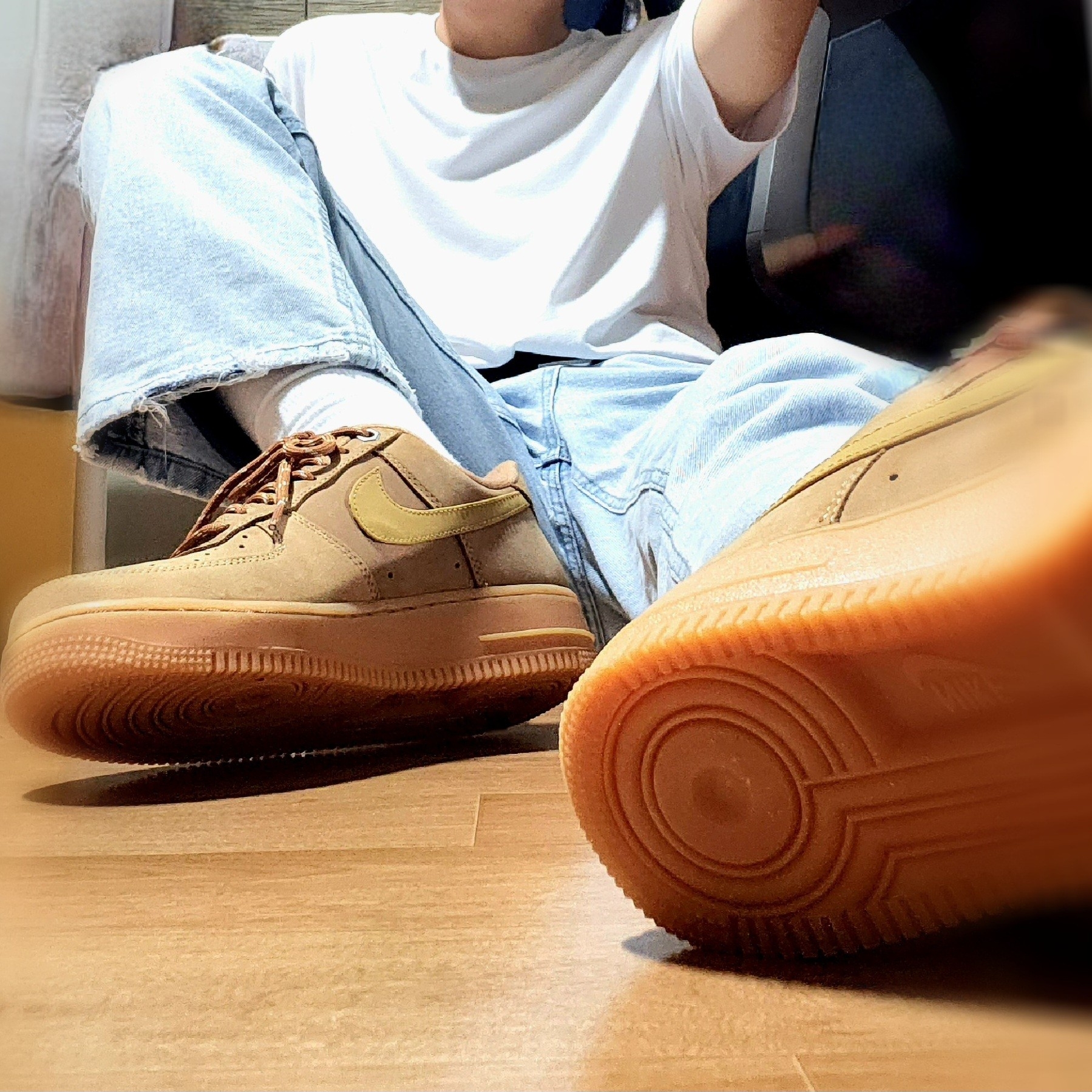 Nike Air Force 1 '07 WB Flax 착용 스타일