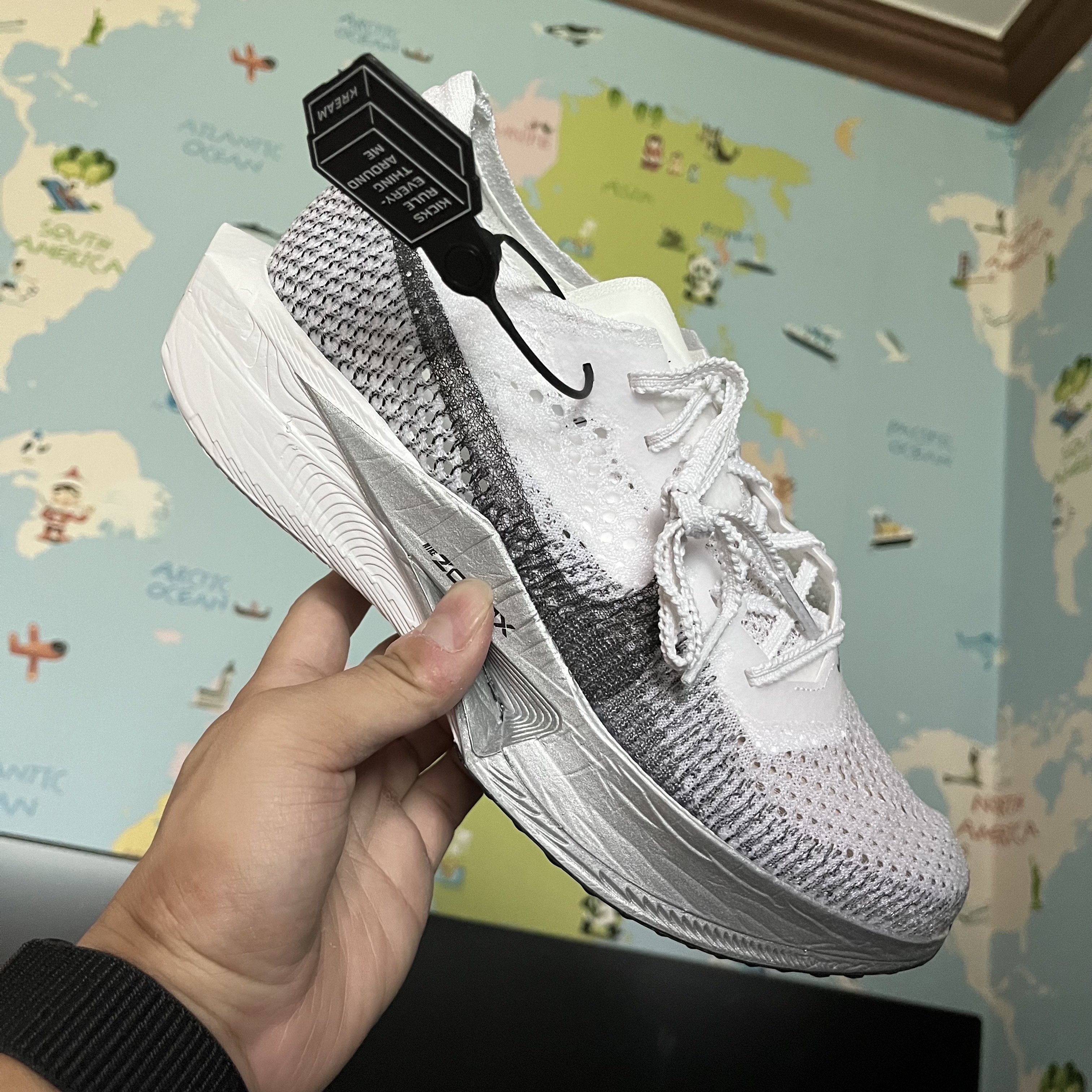 Nike ZoomX Vaporfly Next% 3 White Grey 착용 스타일 - 2