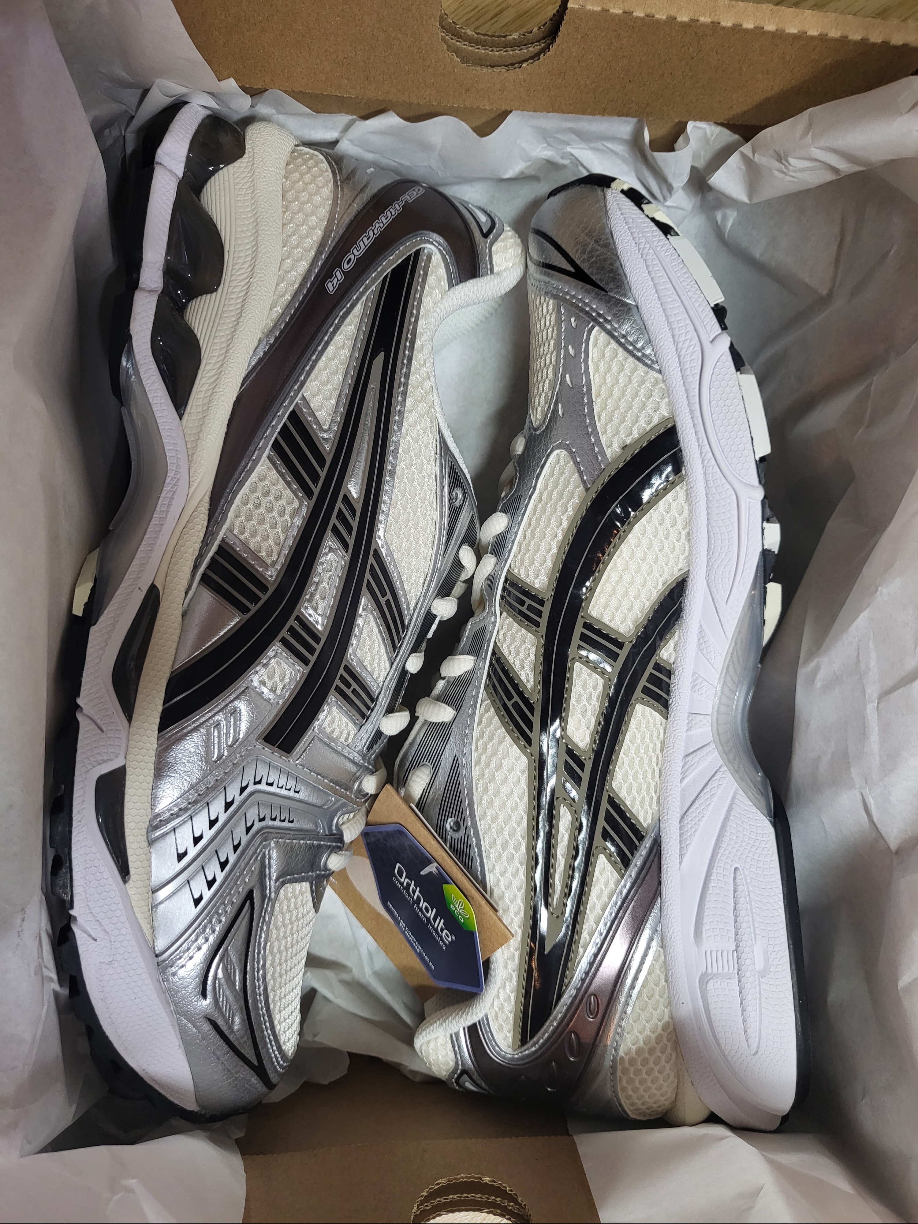 Asics Gel-Kayano 14 Cream Black 착용 스타일