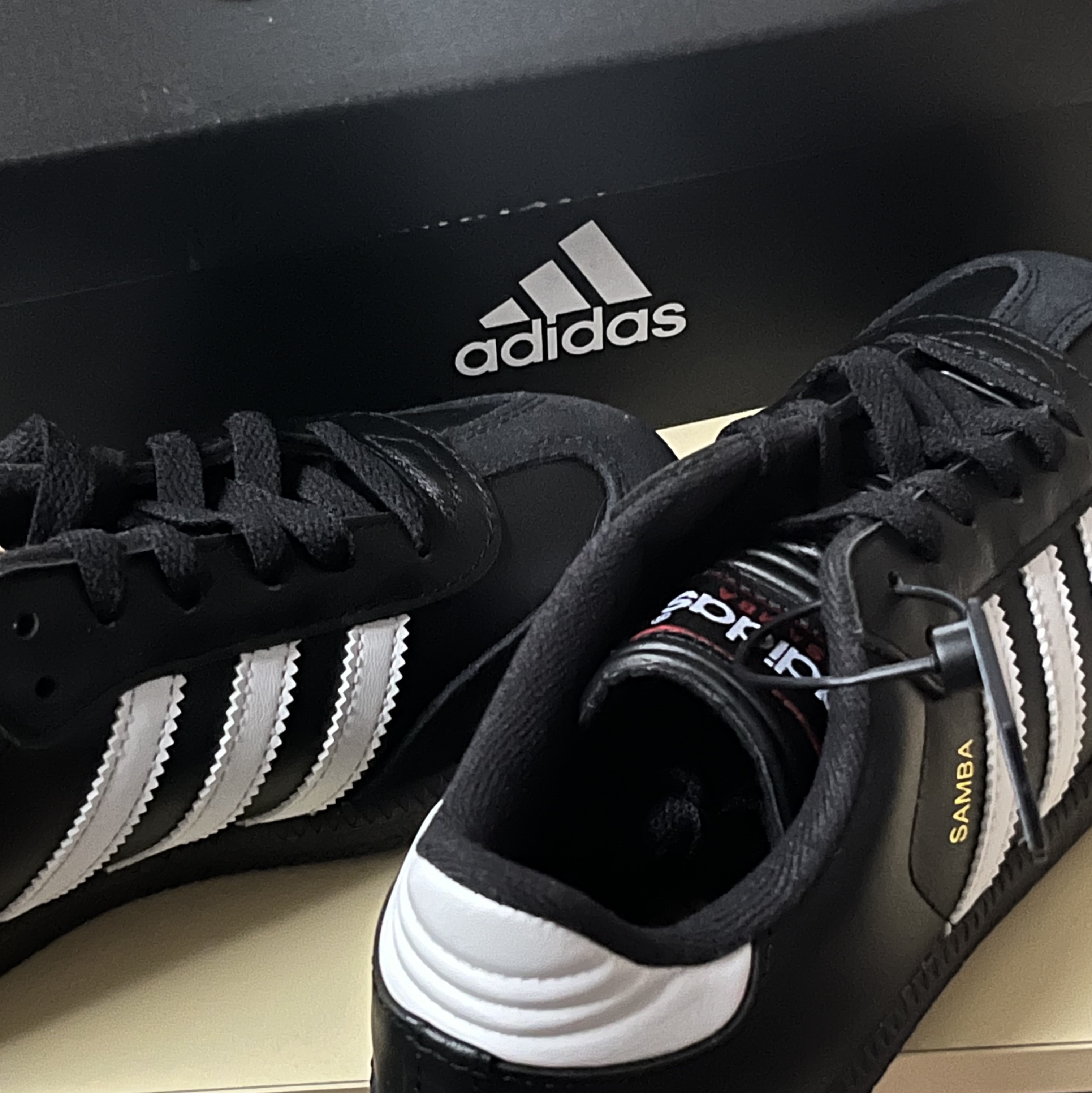 (J) Adidas Samba Classic Core Black 착용 스타일