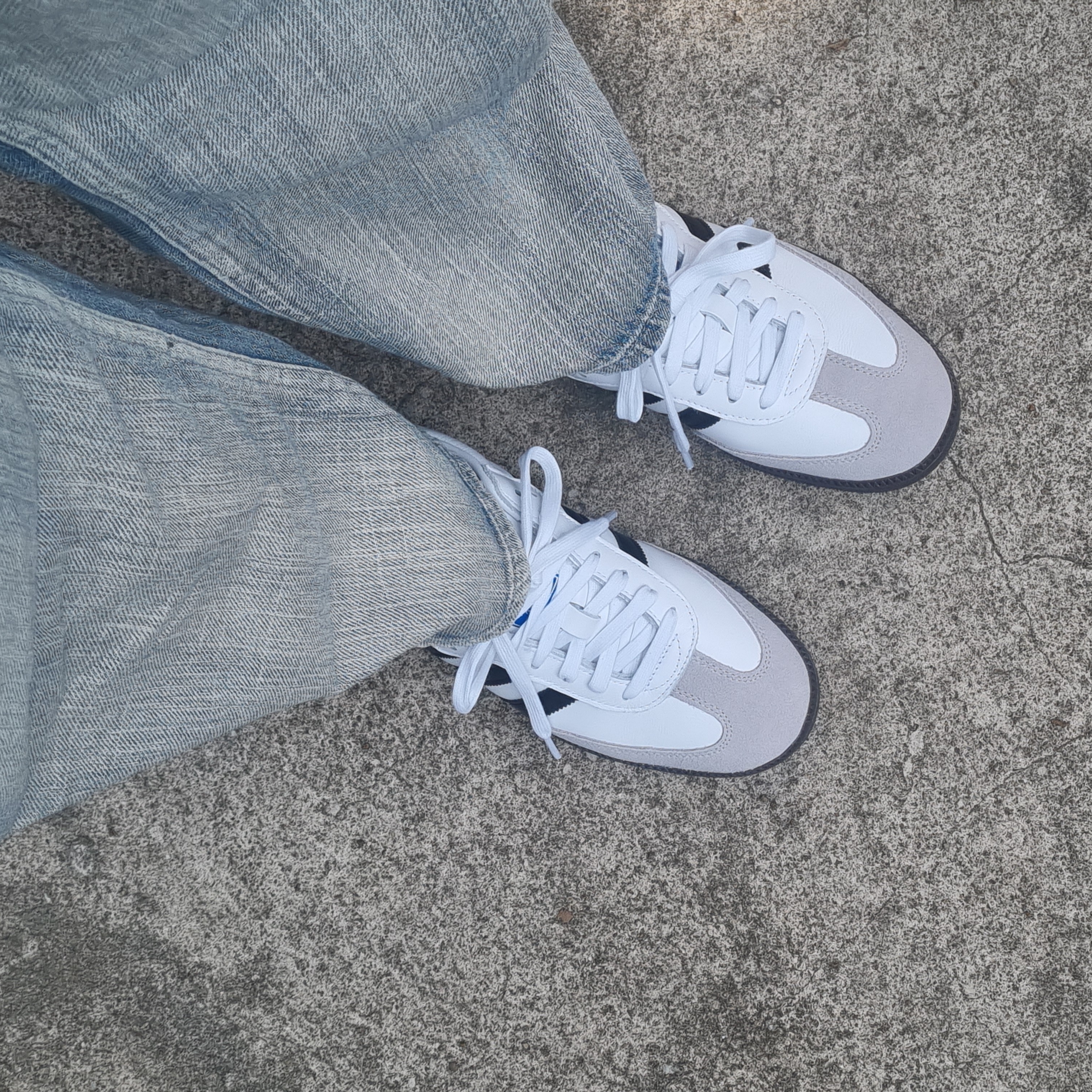 Adidas Samba OG Cloud White 착용 스타일