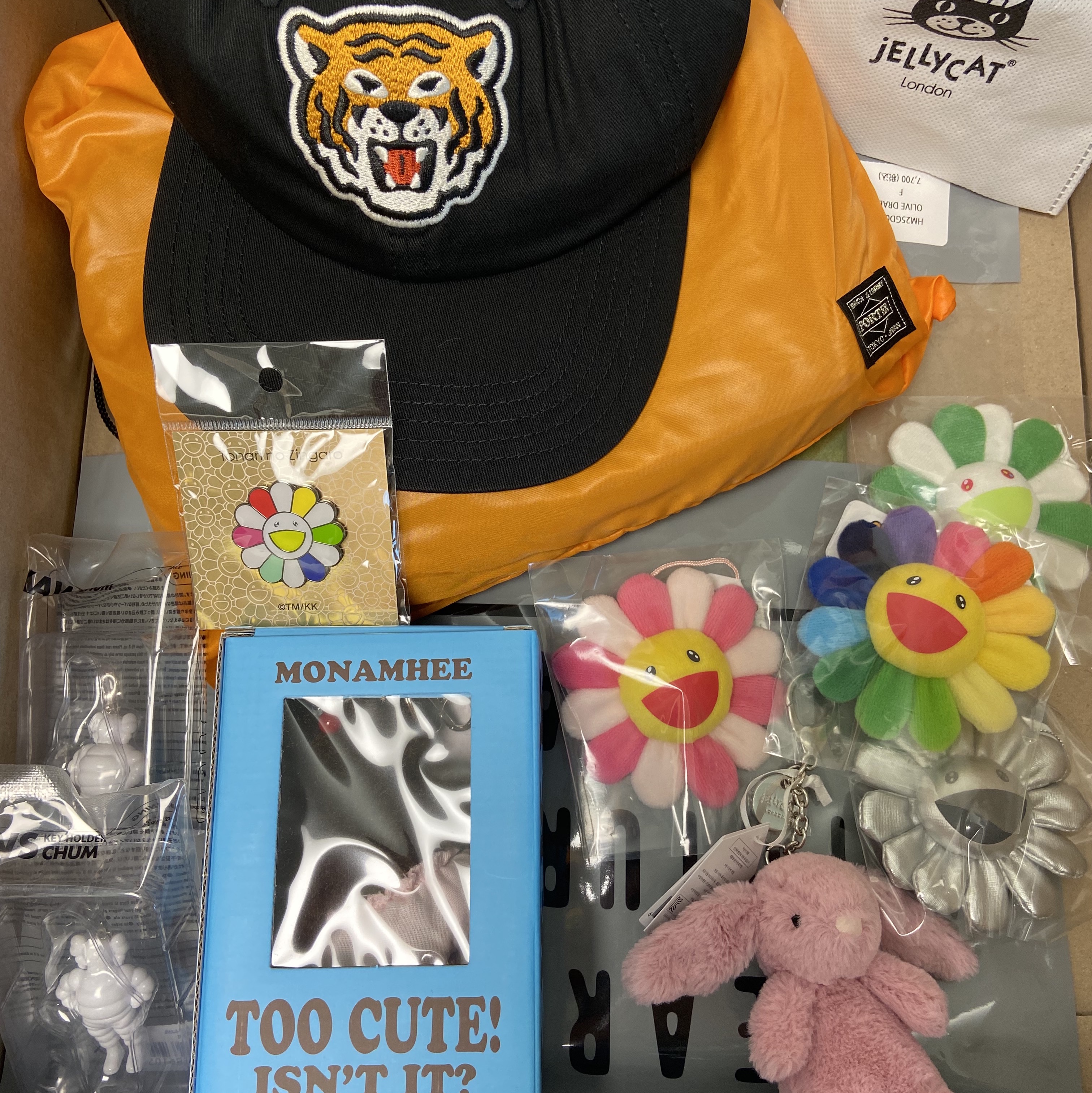 Human Made 6 Panel Twill Cap #1 Black, Jellycat Bashful Bunny Bag Charm Tulip 착용 스타일