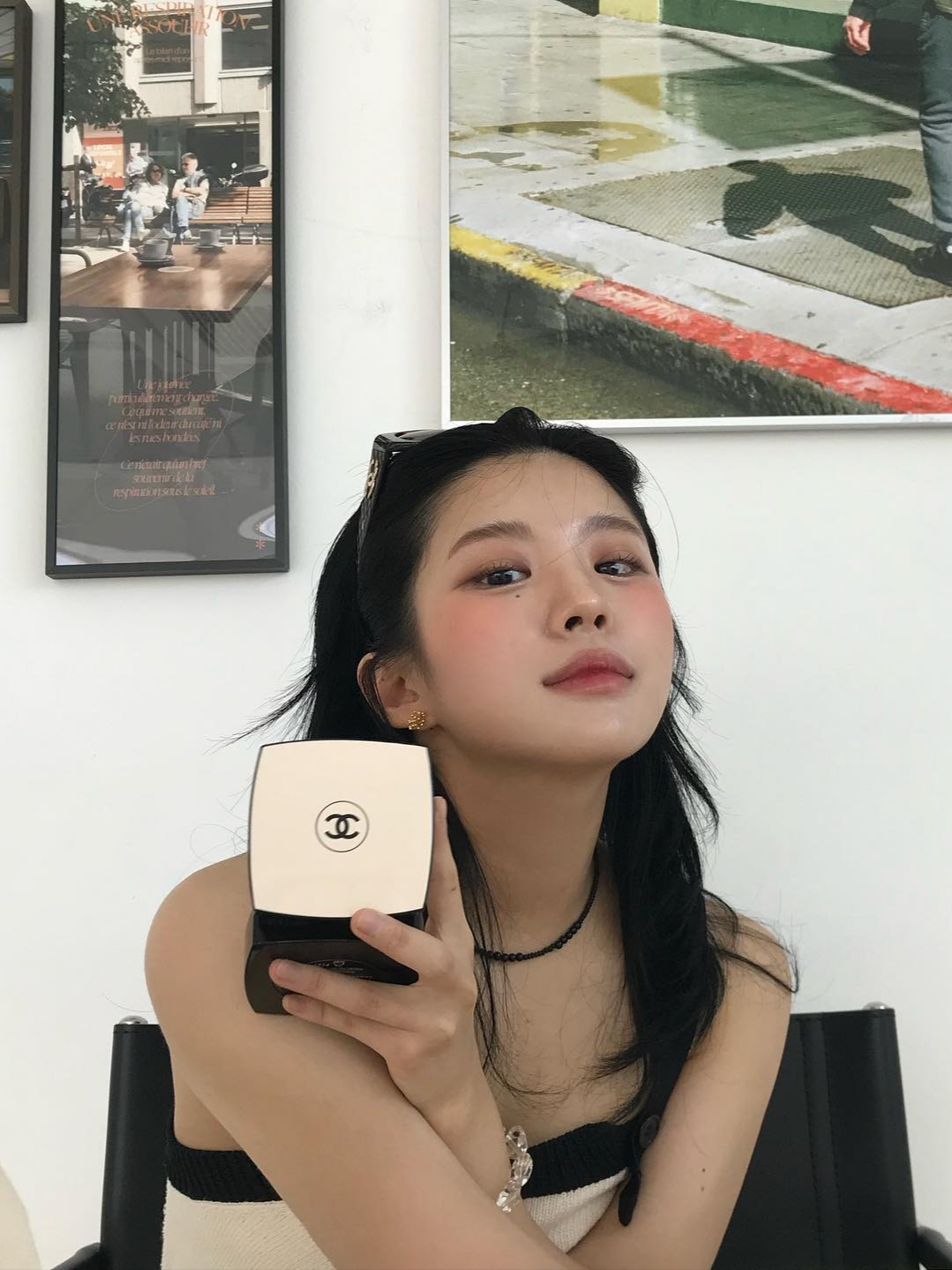 Chanel Les Beige Healthy Glow Gel Touch Cushion Foundation SPF40 B40 착용 스타일