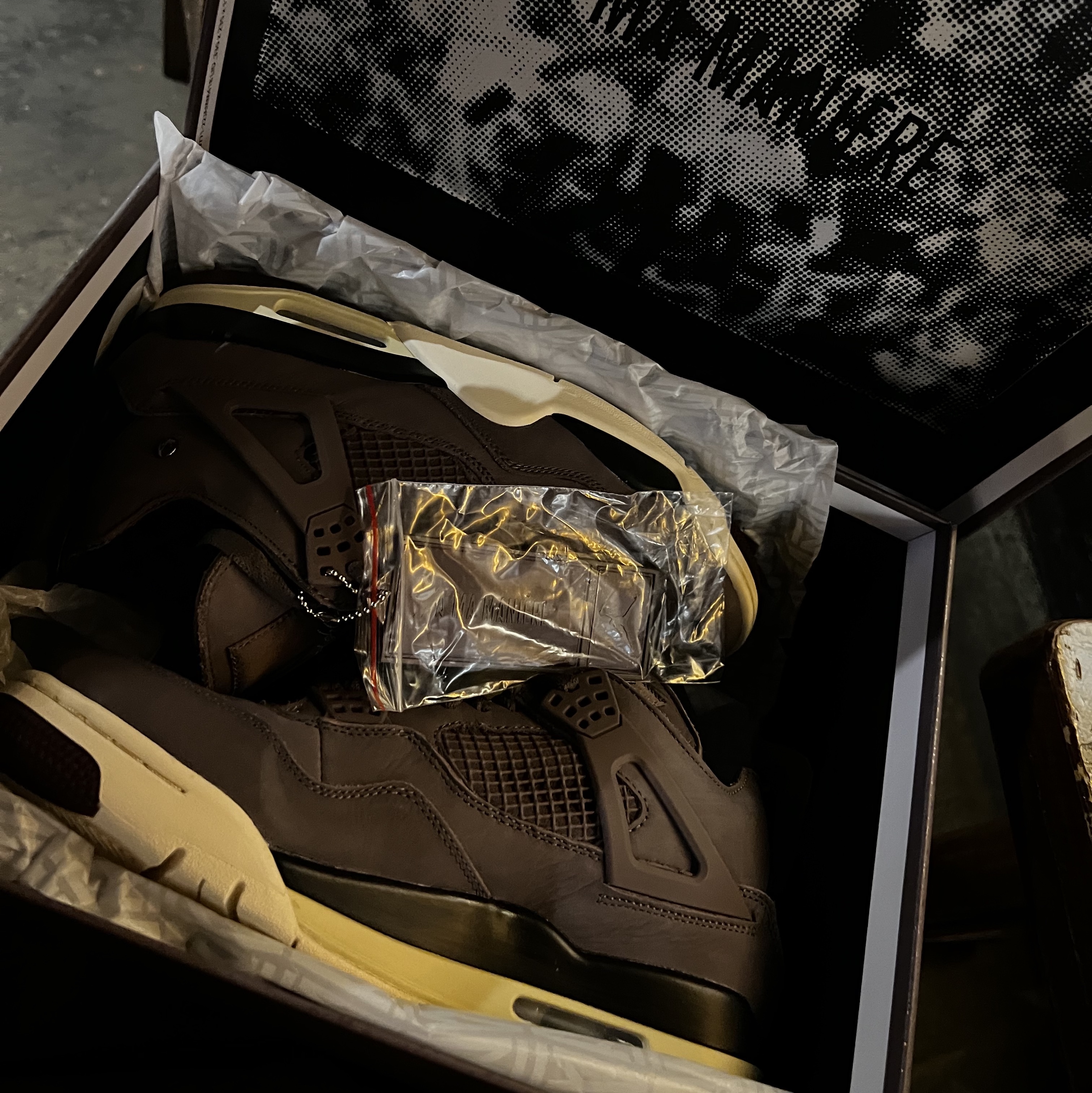 Jordan 4 x A Ma Maniere Retro Violet Ore 착용 스타일
