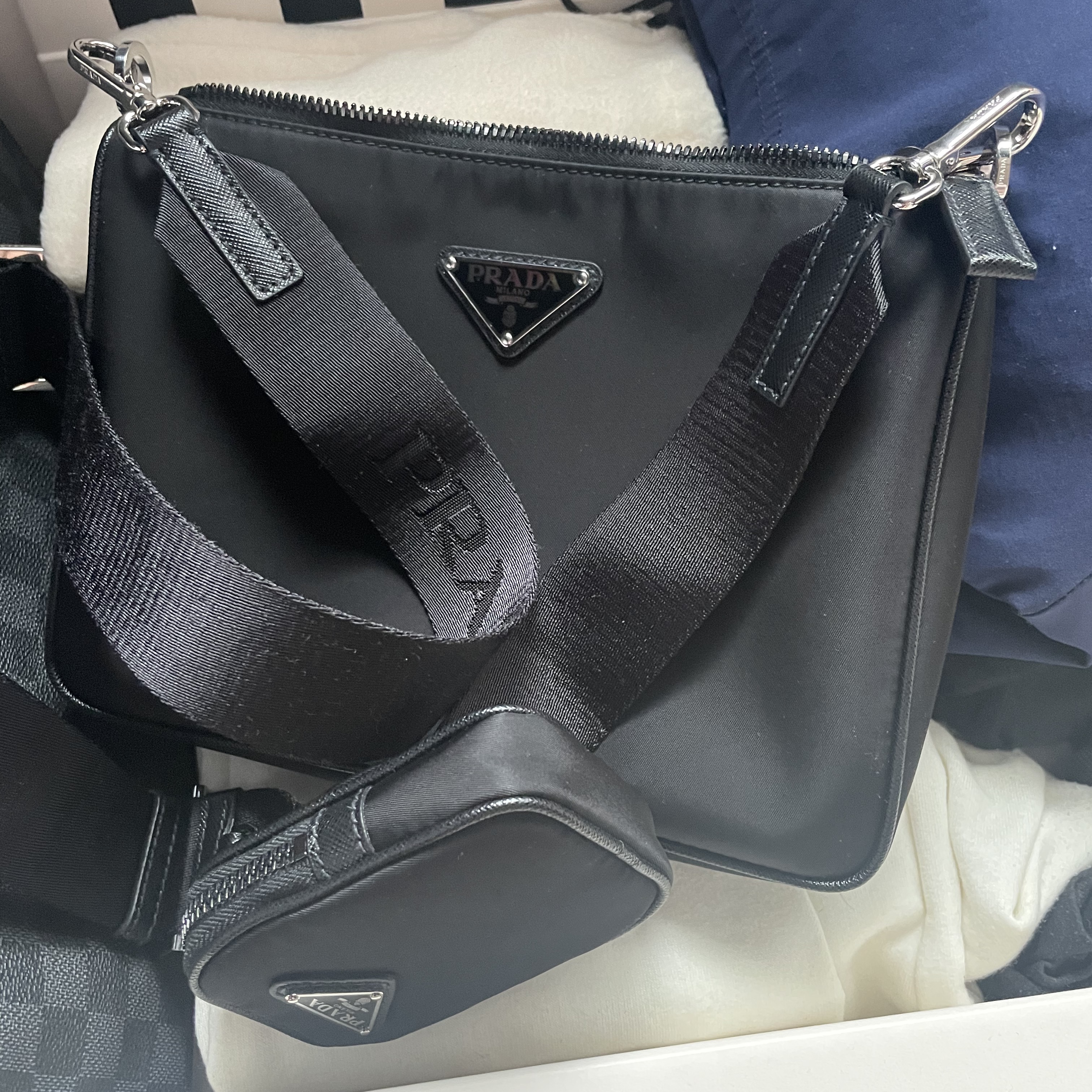 Prada Re-Nylon and Saffiano Leather Shoulder Bag Black 착용 스타일