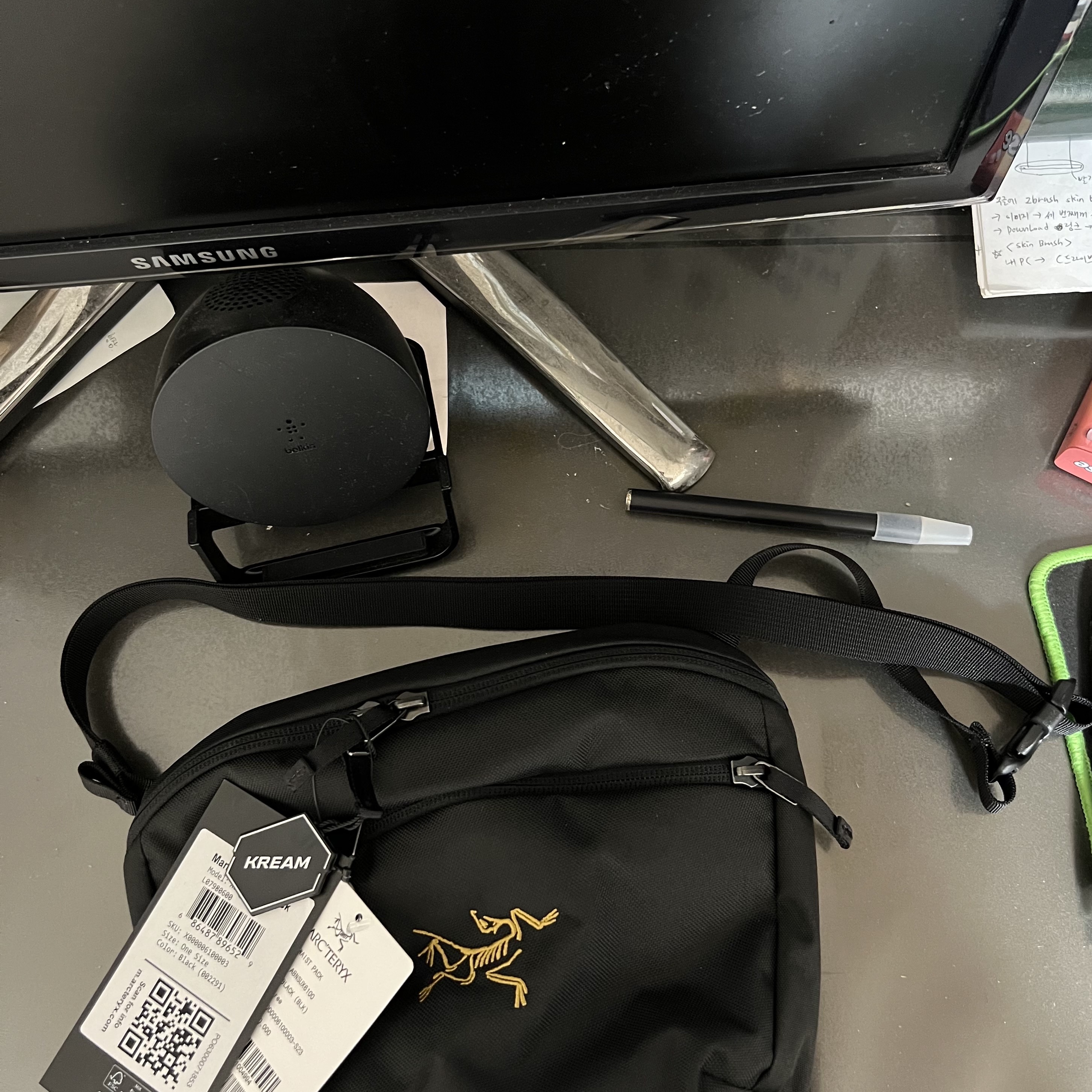 Arc'teryx Mantis 2 Waistpack 24K Black 착용 스타일