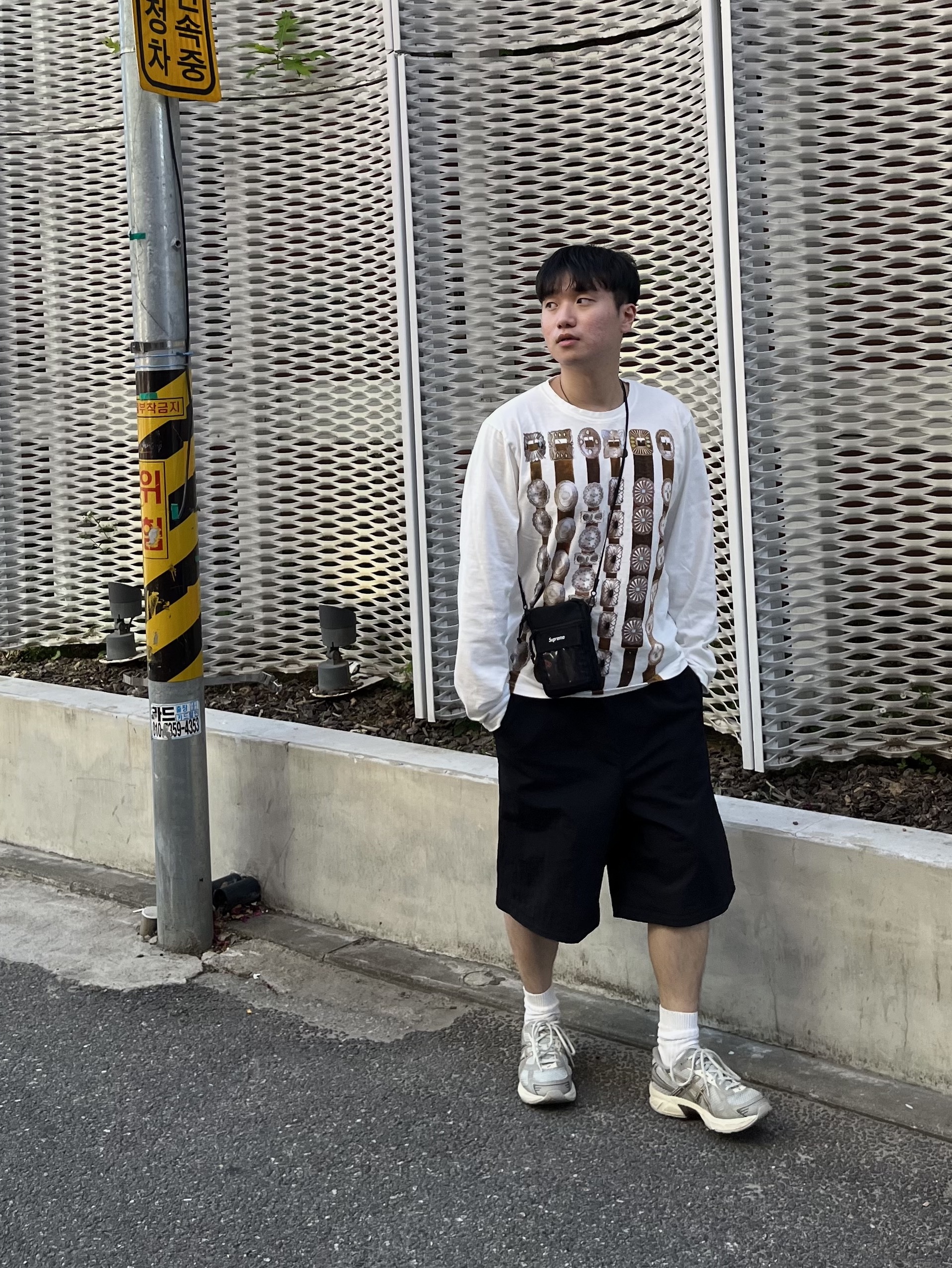 Supreme Utility Pouch Black - 19SS, Asics x I4P Gel-1130 Glacier Grey Mink 착용 스타일 - 1