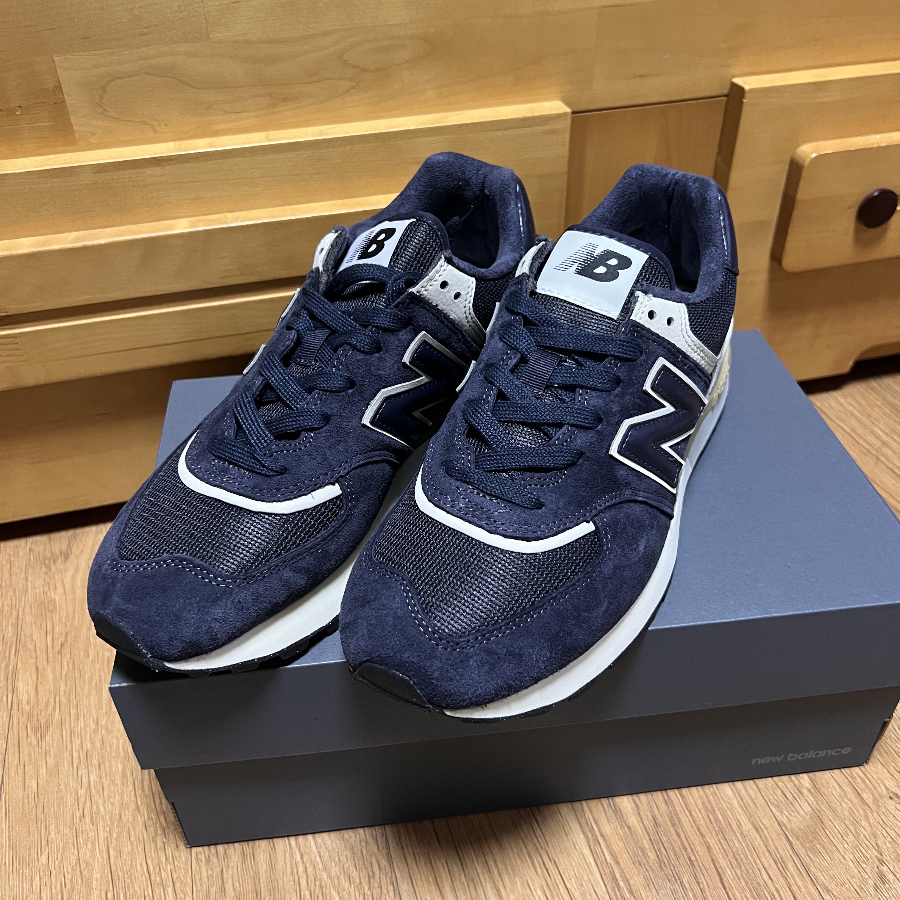 New Balance 574 Legacy Blue Navy 착용 스타일 - 1
