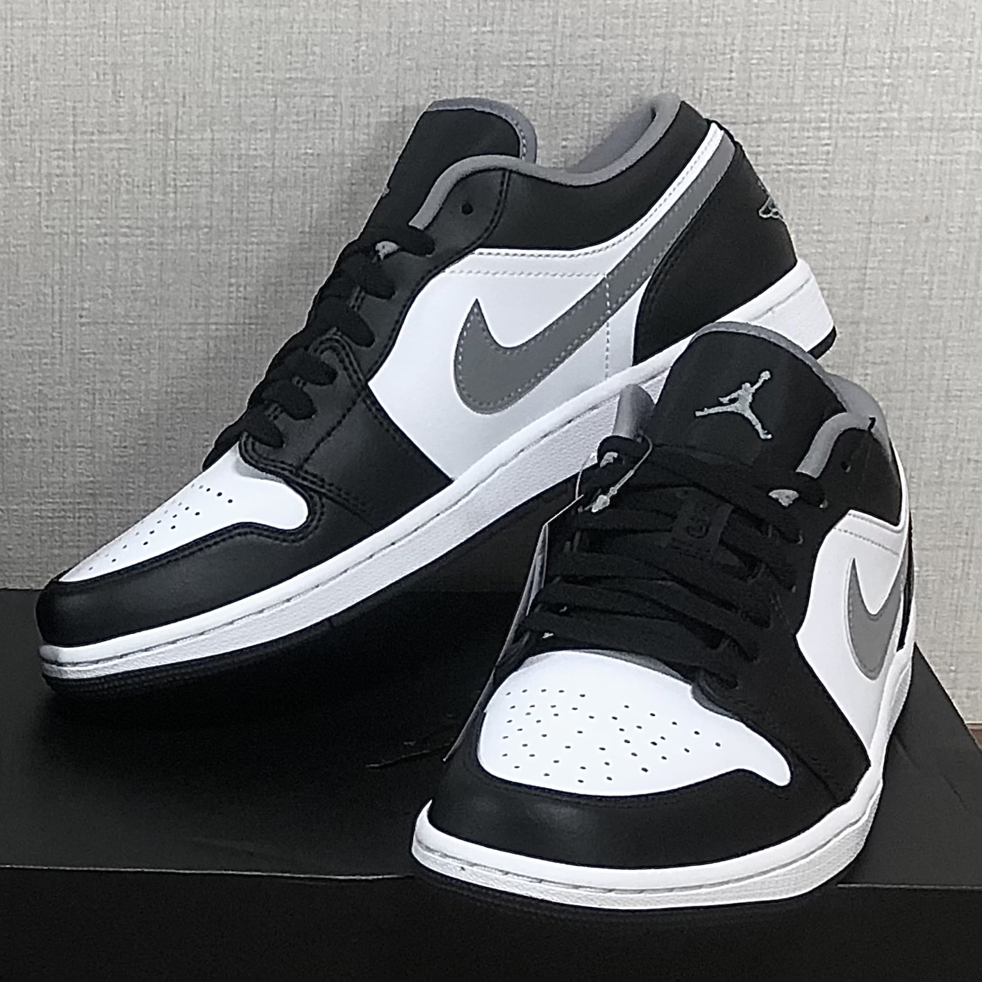 (GS) Jordan 1 Low Black Particle Grey 착용 스타일 - 1