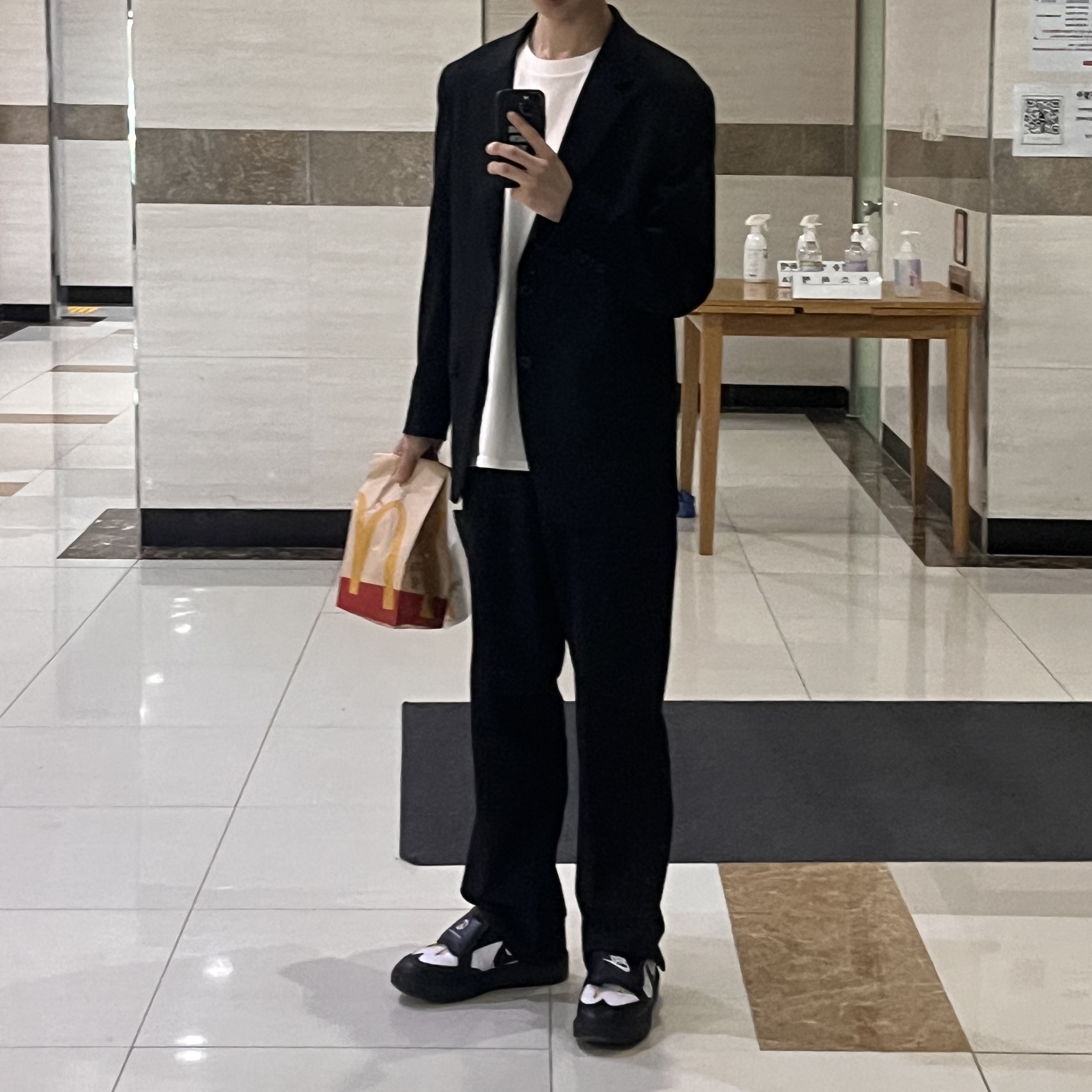 나이키 x 피스마이너스원 퀀도1 블랙 앤 화이트 착용 스타일 - 2