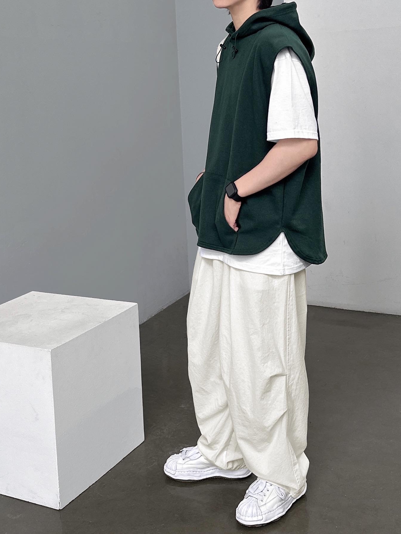 Maison Mihara Yasuhiro Blakey OG Sole Canvas Low-top Sneakers White 착용 스타일 - 2