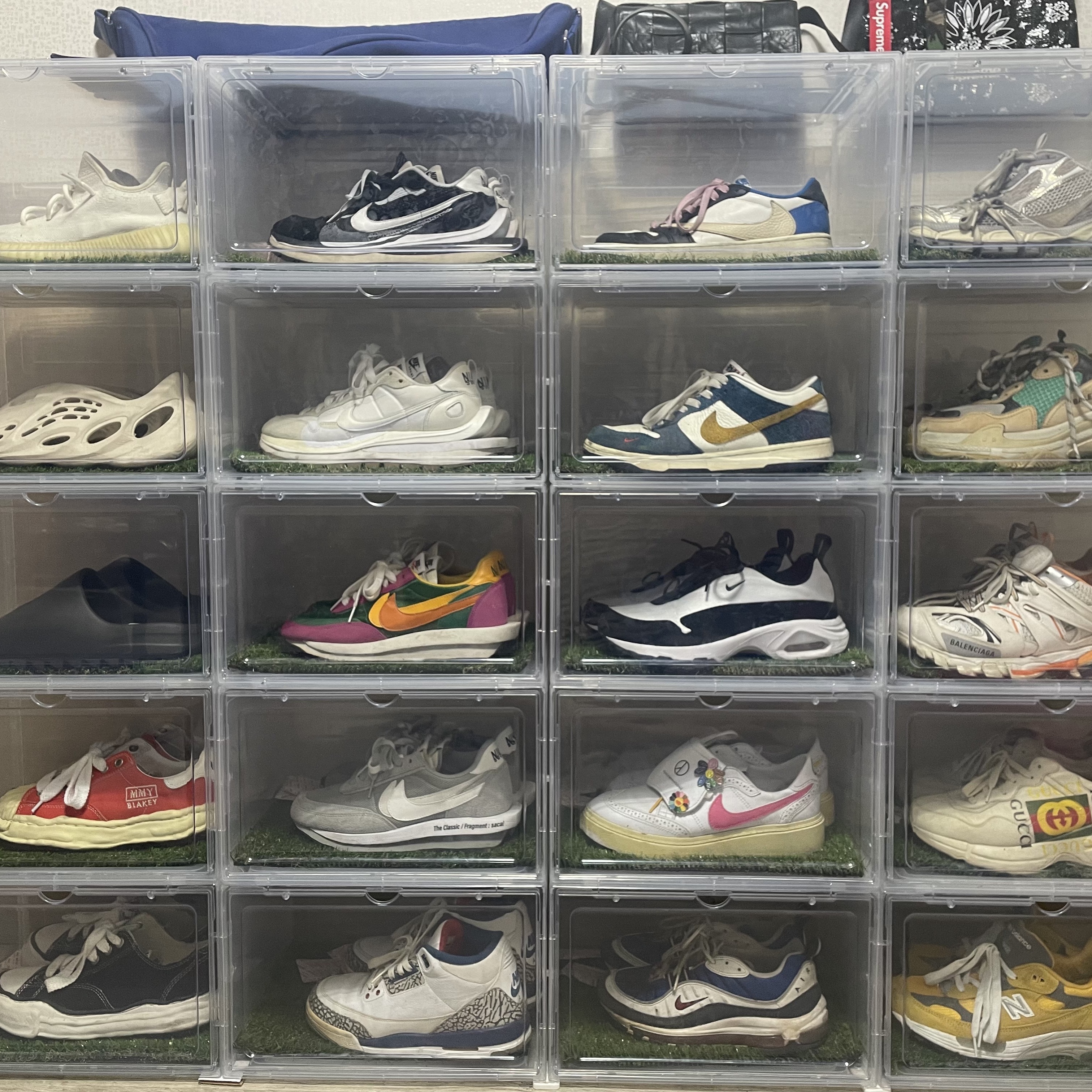 (W) Balenciaga 3XL Sneakers Light Beige, Nike x Comme des Garcons Homme Plus Air Max Sunder SP White Black 착용 스타일