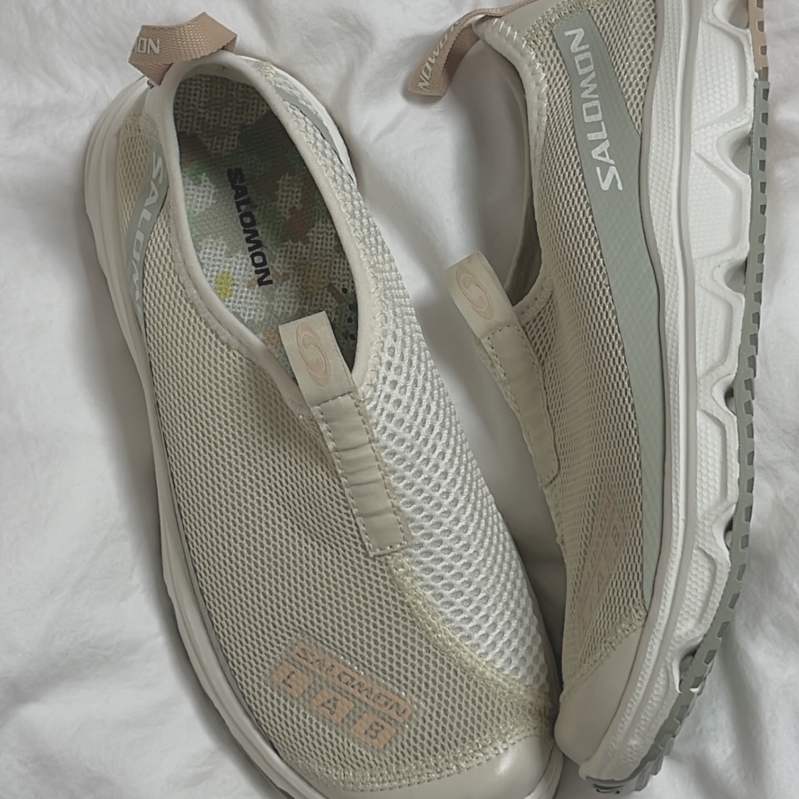 Salomon RX Moc Cottage Core Vanilla Ice Desert Sage 착용 스타일