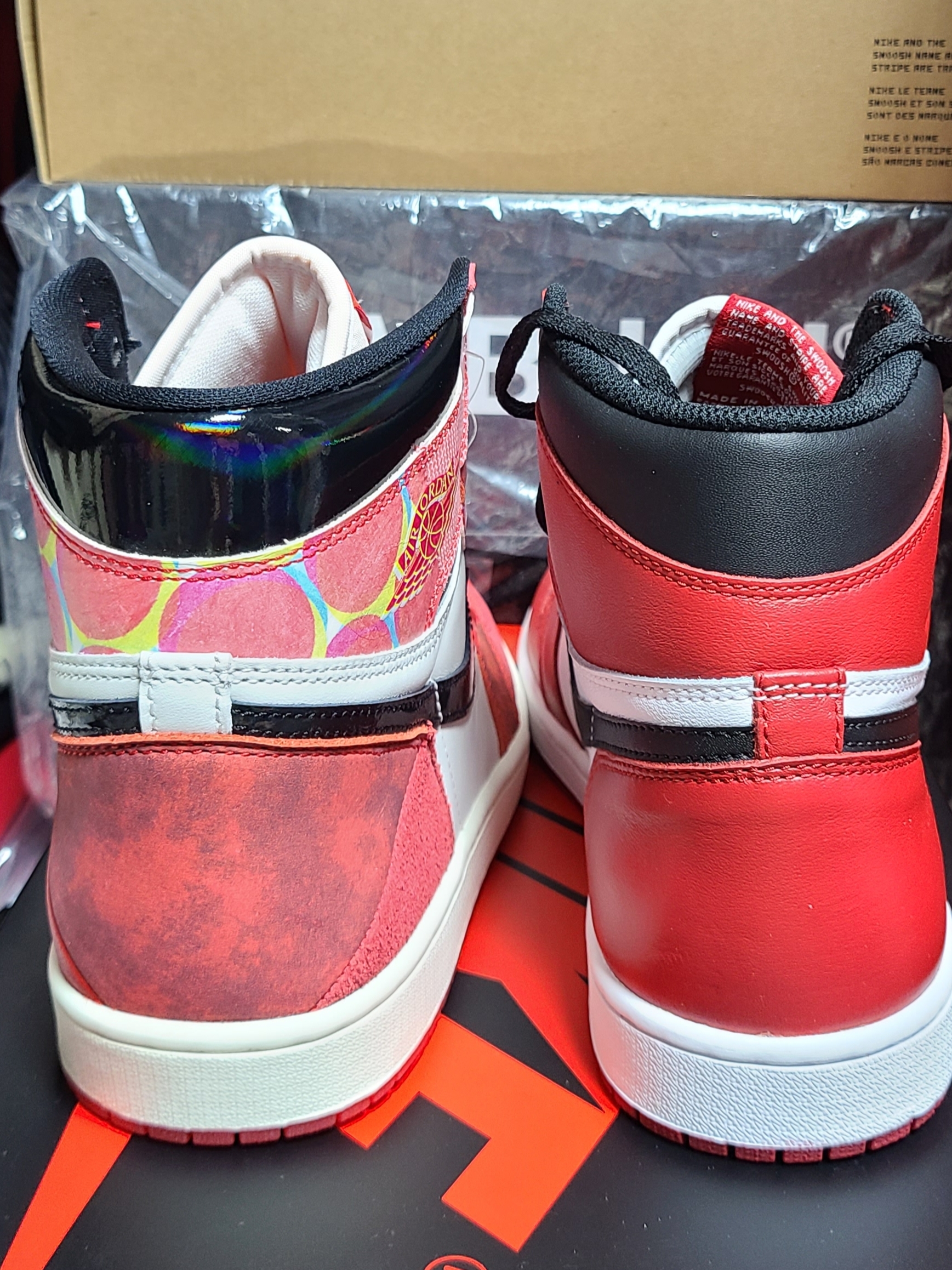 Jordan 1 Retro High Spider-Man Next Chapter, Jordan 1 Retro High OG Chicago 2015 착용 스타일 - 2
