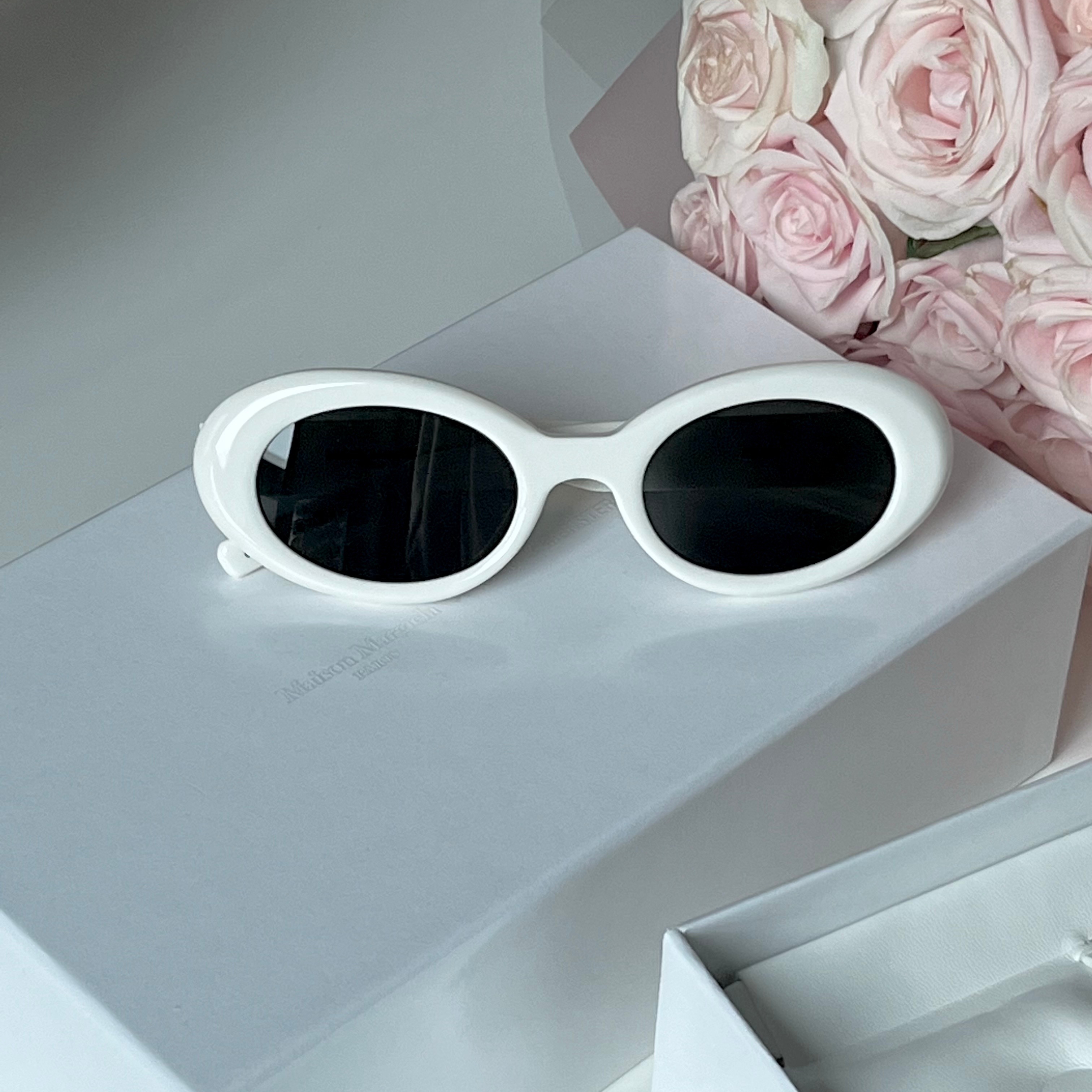 Gentle Monster x Maison Margiela MM005 White Black 착용 스타일