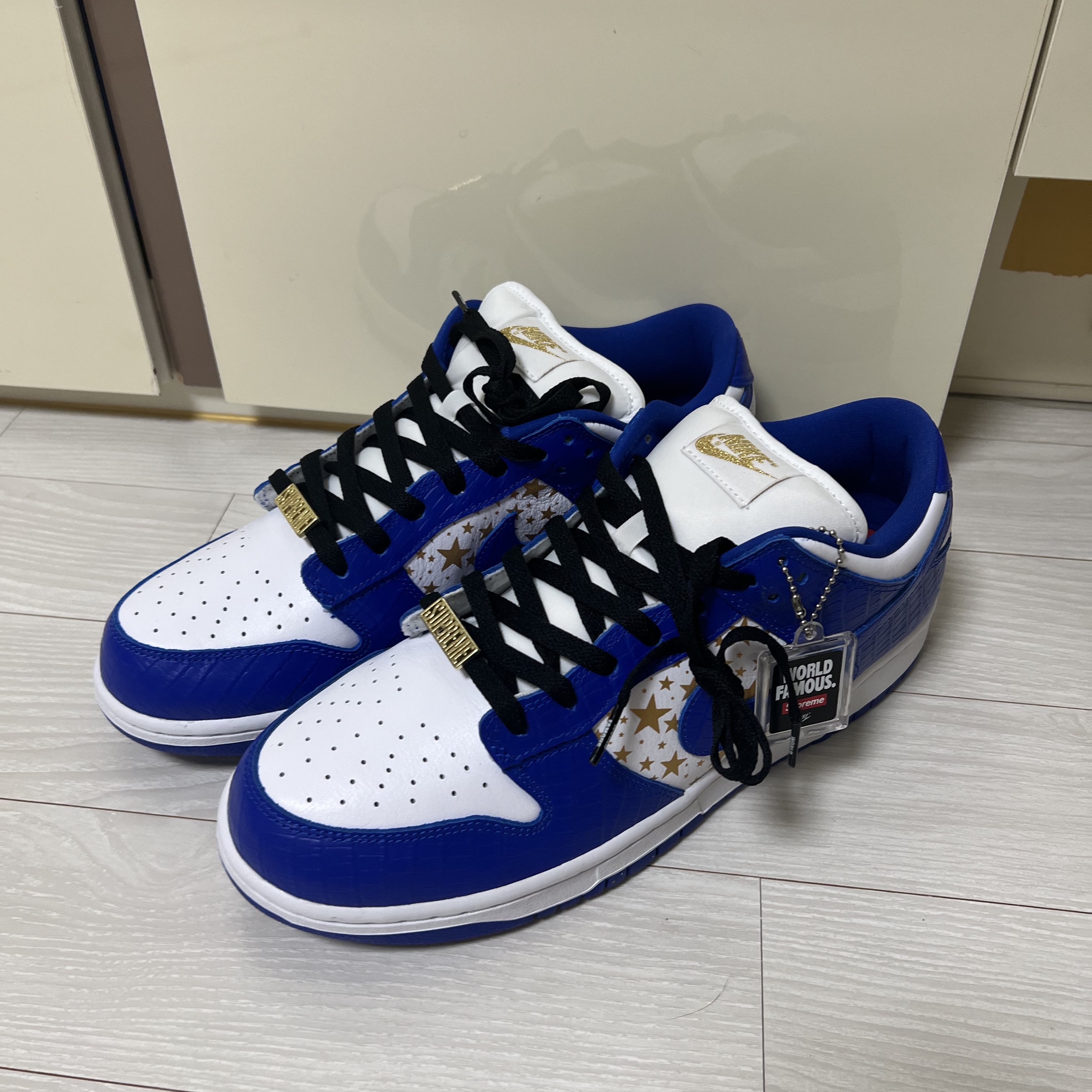 Nike x Supreme SB Dunk Low Hyper Blue 착용 스타일