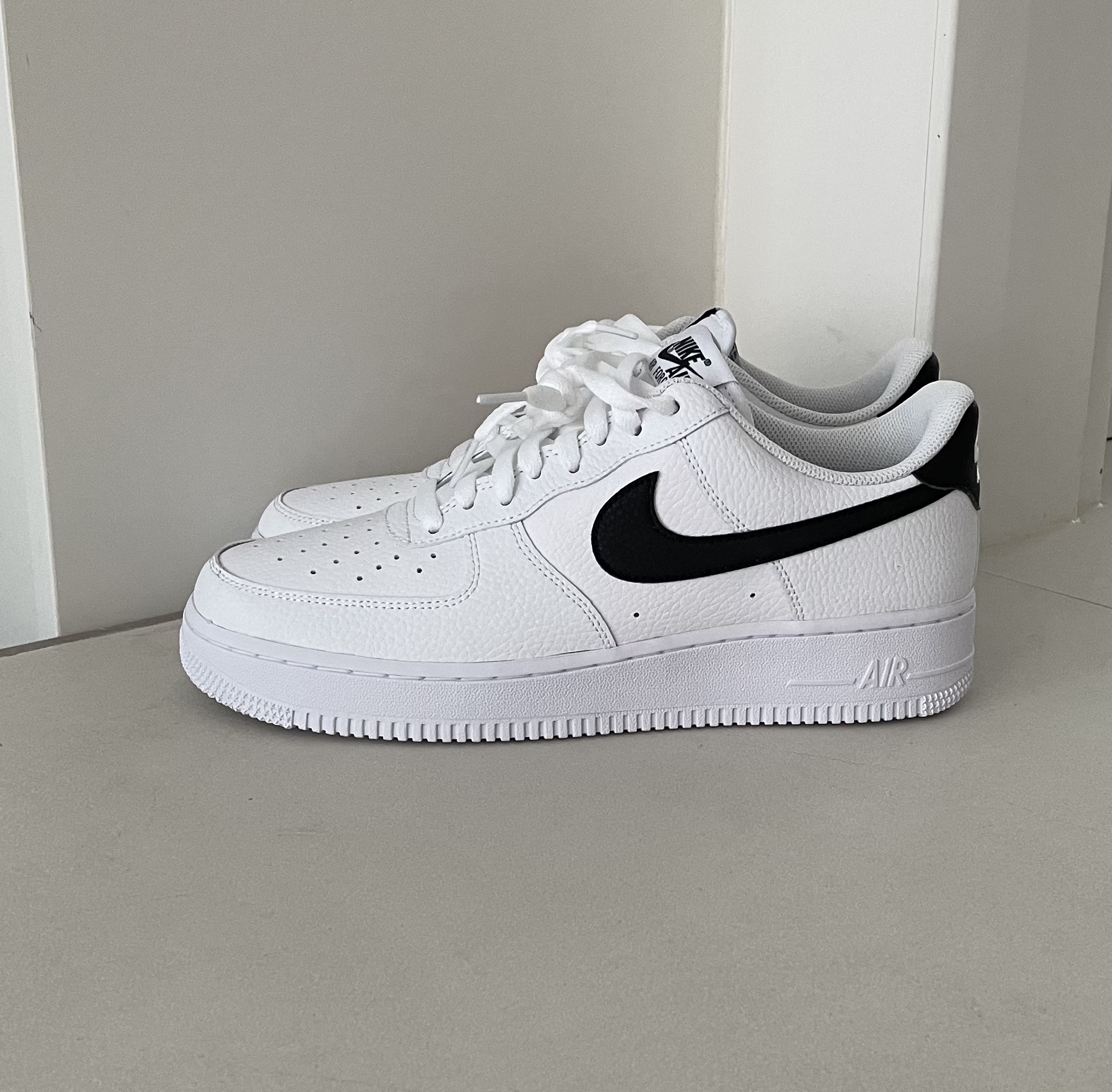 Nike Air Force 1 '07 White Black 착용 스타일