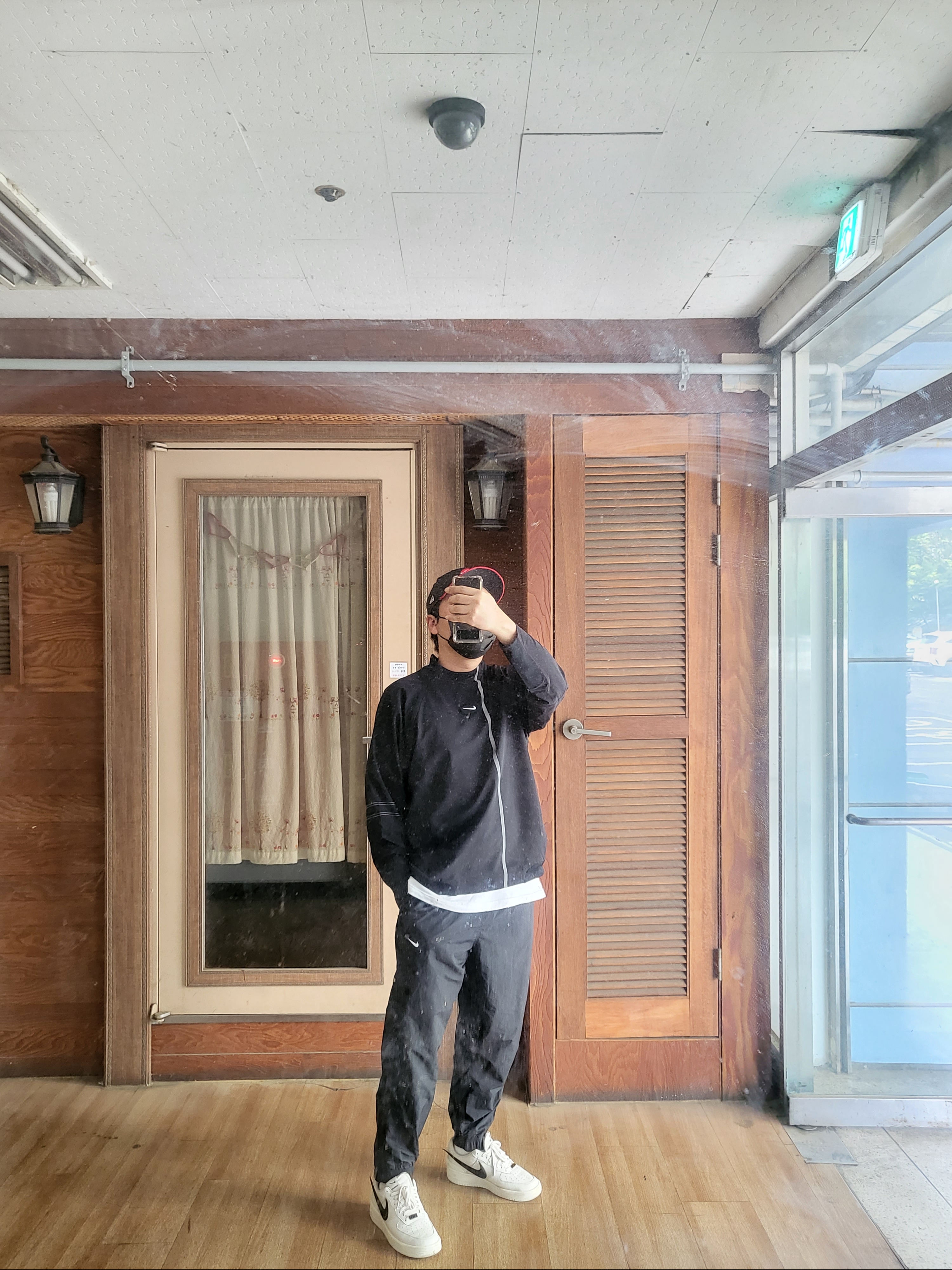 (W) Nike x Drake Nocta NRG LR L/S Crew Black (DV3631-010), Nike NRG Solo Swoosh Woven Track Pants Black White - Asia 착용 스타일 - 1