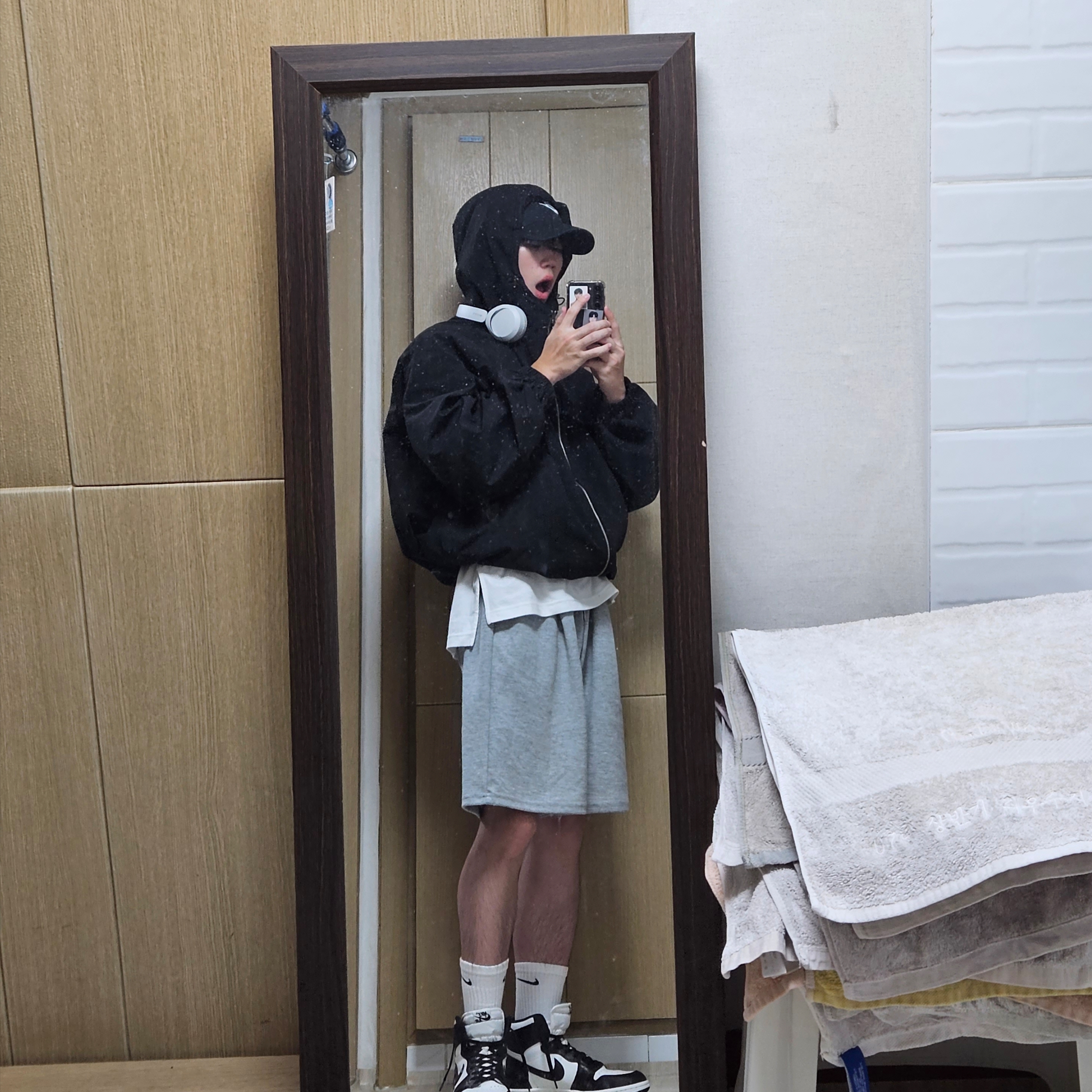 Jordan 1 High 85 Black White, Sony WH-CH520 White (Sony Korea Ver.) 착용 스타일 - 1
