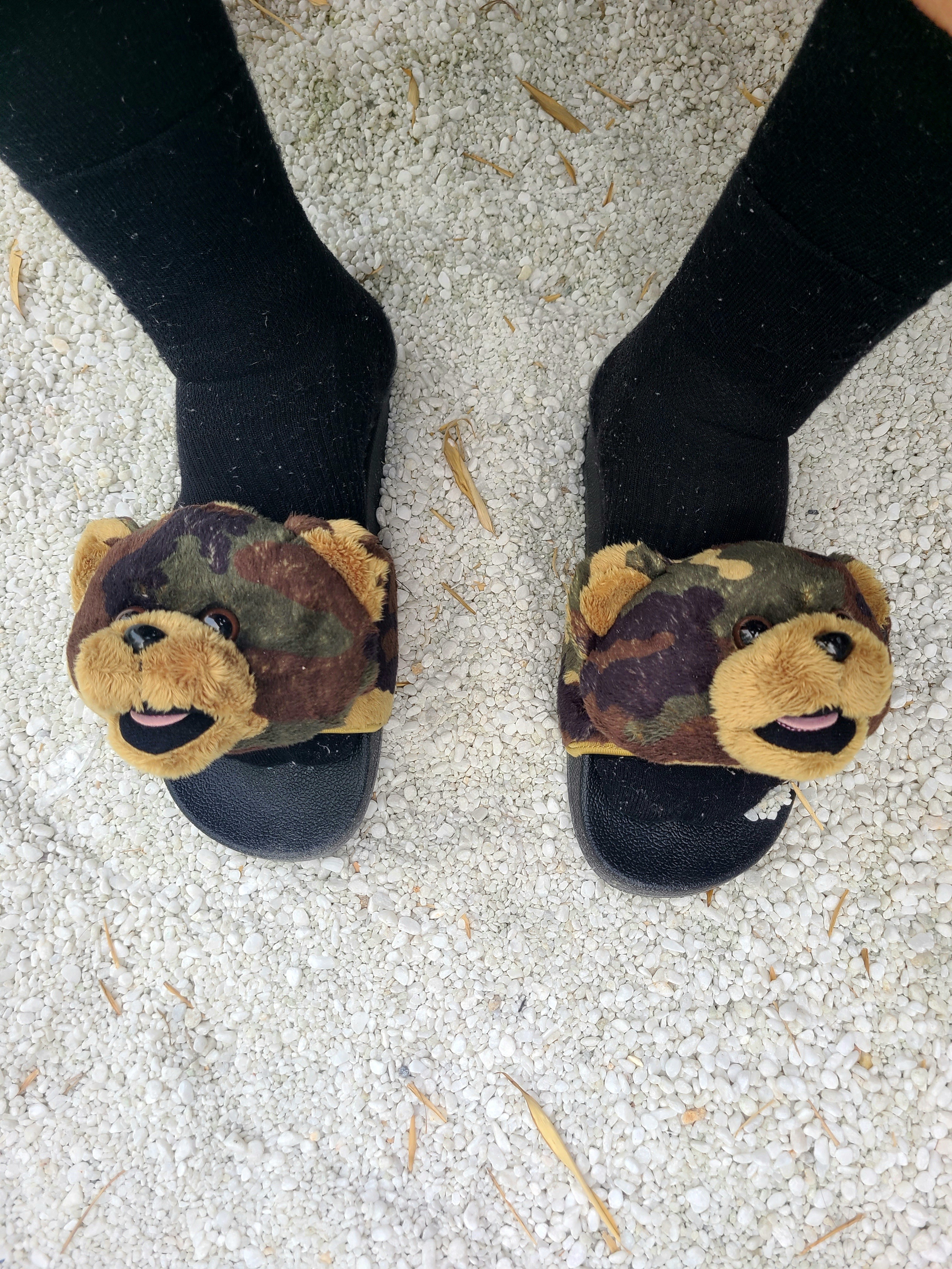 Adidas x Jeremy Scott Adilette Teddy Slide Camo, Gentle Monster x Maison Margiela MM003 Brown Tortoise Black 착용 스타일 - 5
