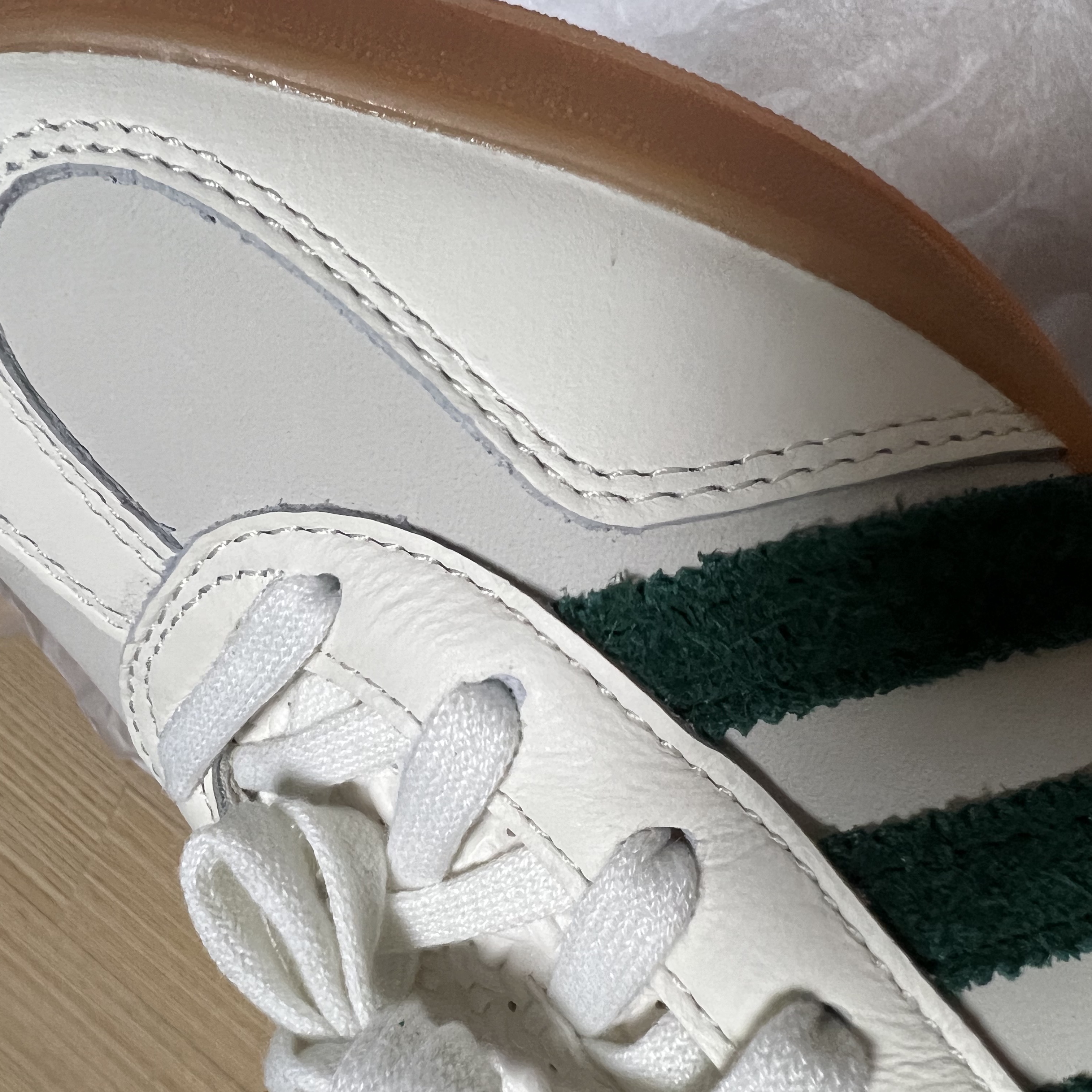 Adidas x Emmi Gazelle Indoor Off White Dark Green 착용 스타일 - 2
