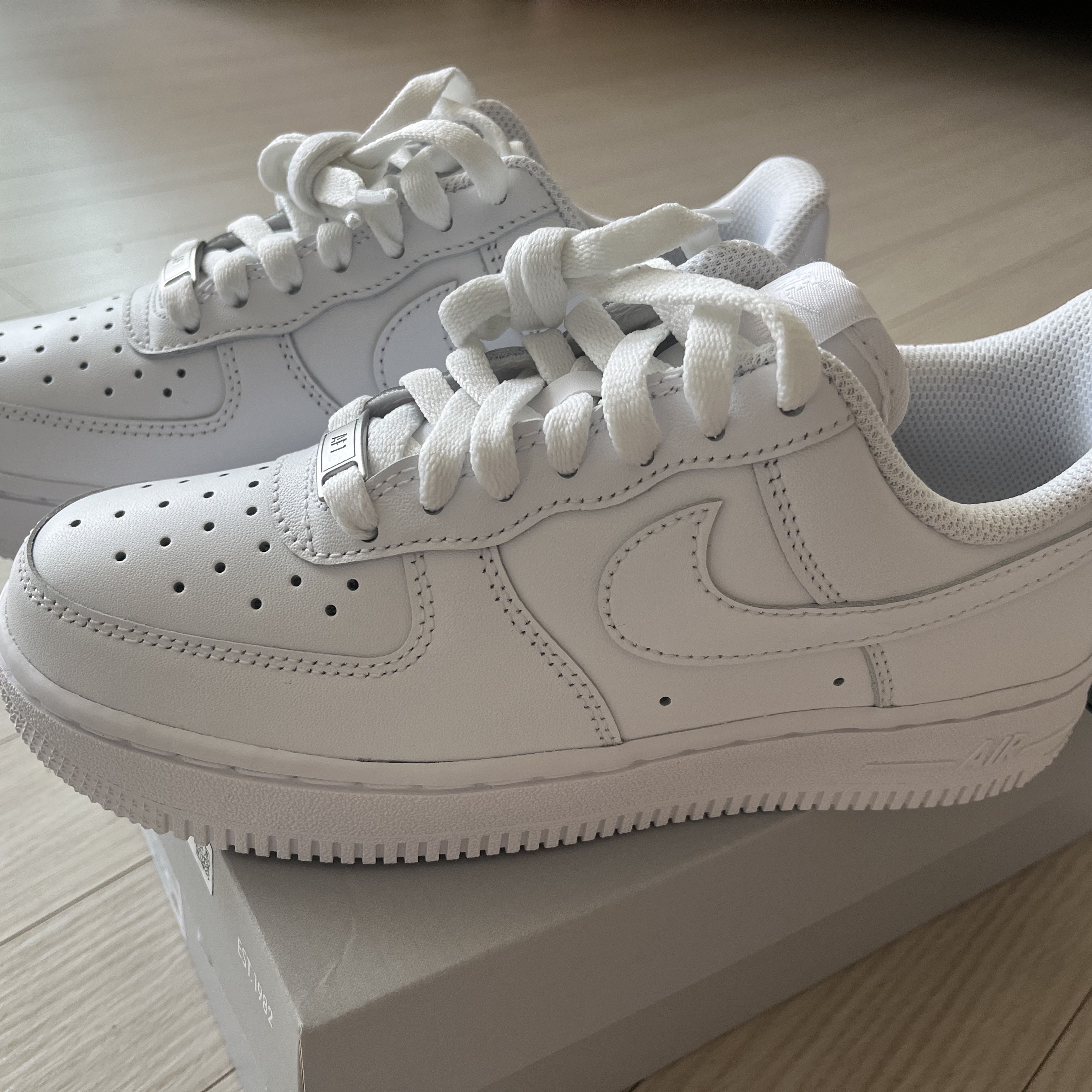 (W) Nike Air Force 1 '07 Low White 착용 스타일 - 1