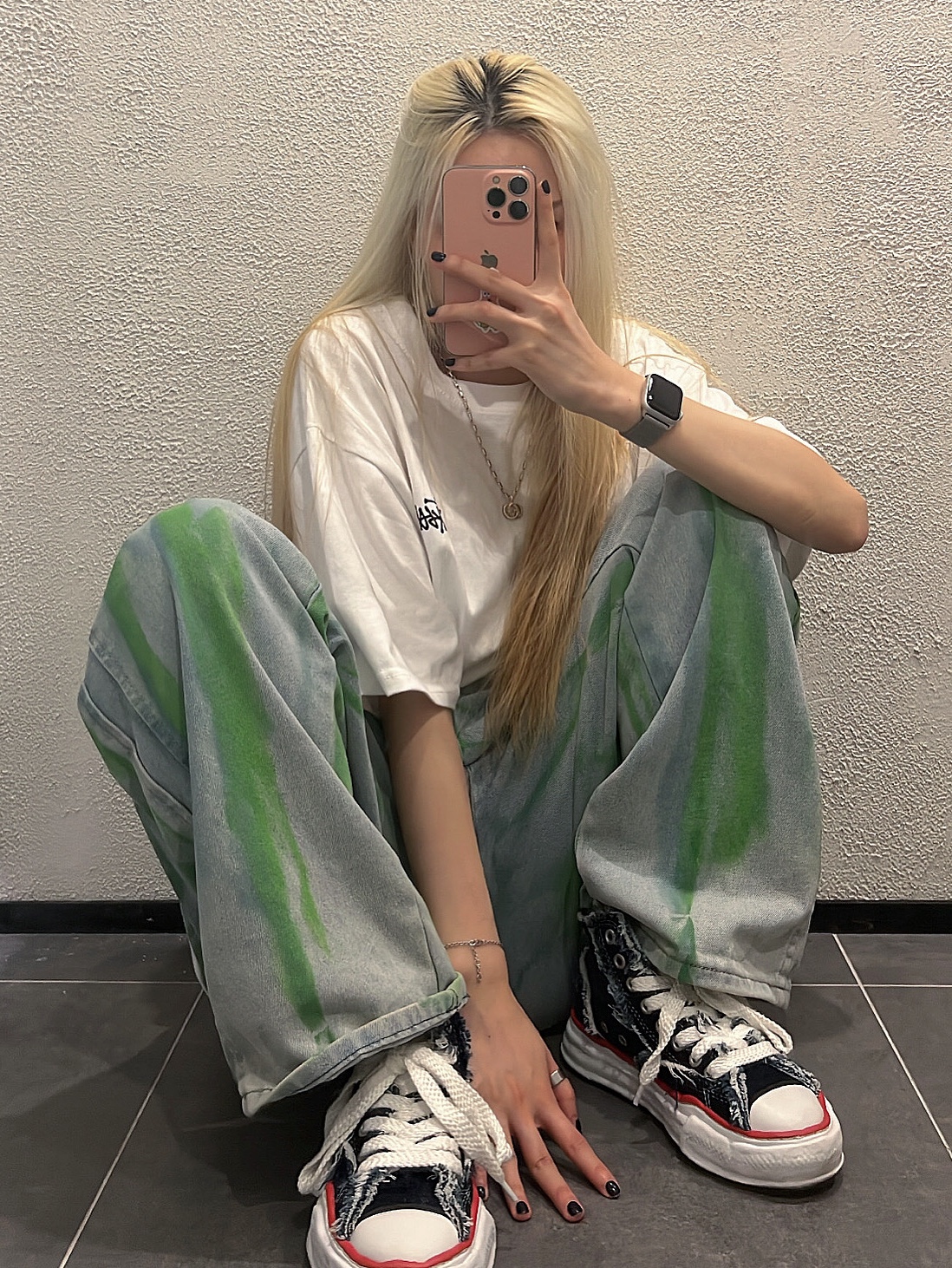 Stussy Basic Stussy T-Shirt White 2023, Maison Mihara Yasuhiro x Nigel Cabourn High Cut Sneakers One Wash 12oz Denim 착용 스타일