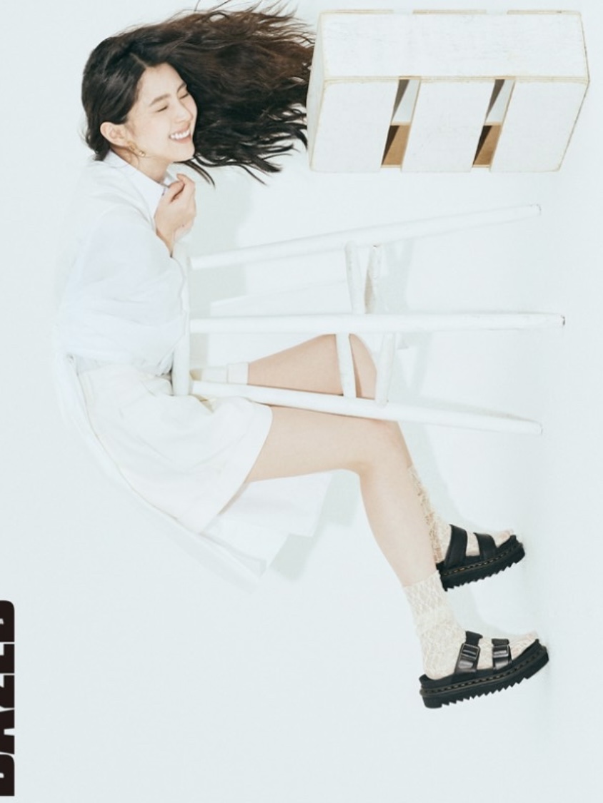 Dr. Martens Myles Sandal Black 착용 스타일