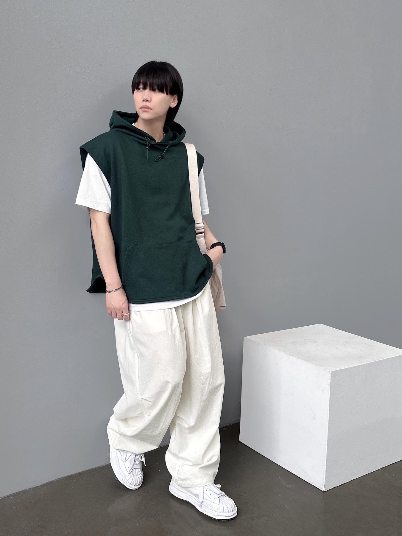 Maison Mihara Yasuhiro Blakey OG Sole Canvas Low-top Sneakers White 착용 스타일 - 5