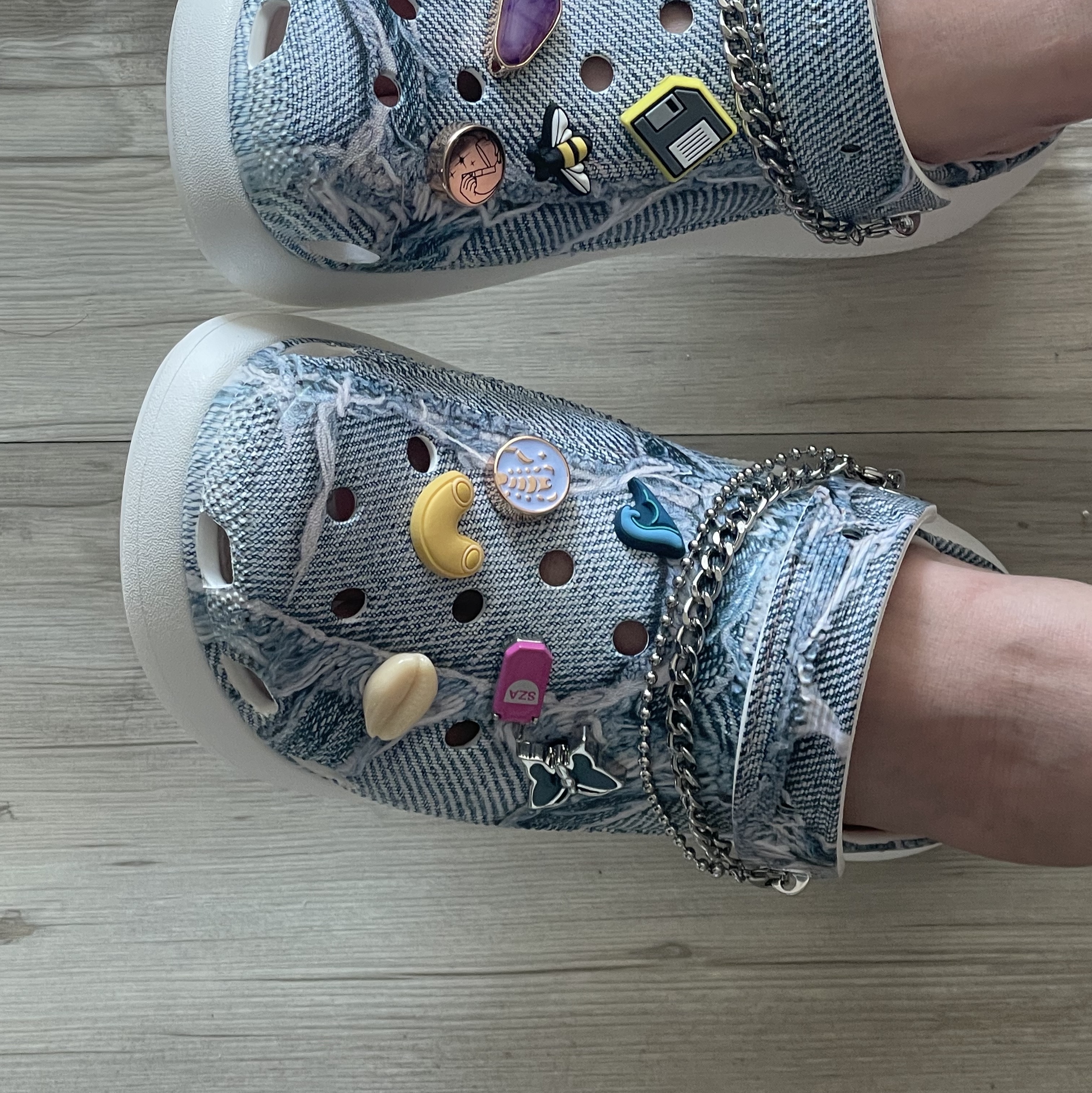 Crocs x SZA Classic Crush Clog Multi 착용 스타일