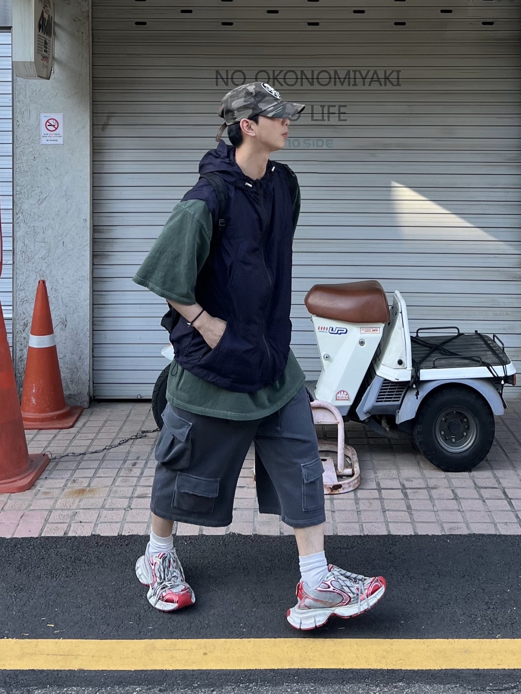 Balenciaga 3XL Sneakers White Red 착용 스타일 - 4