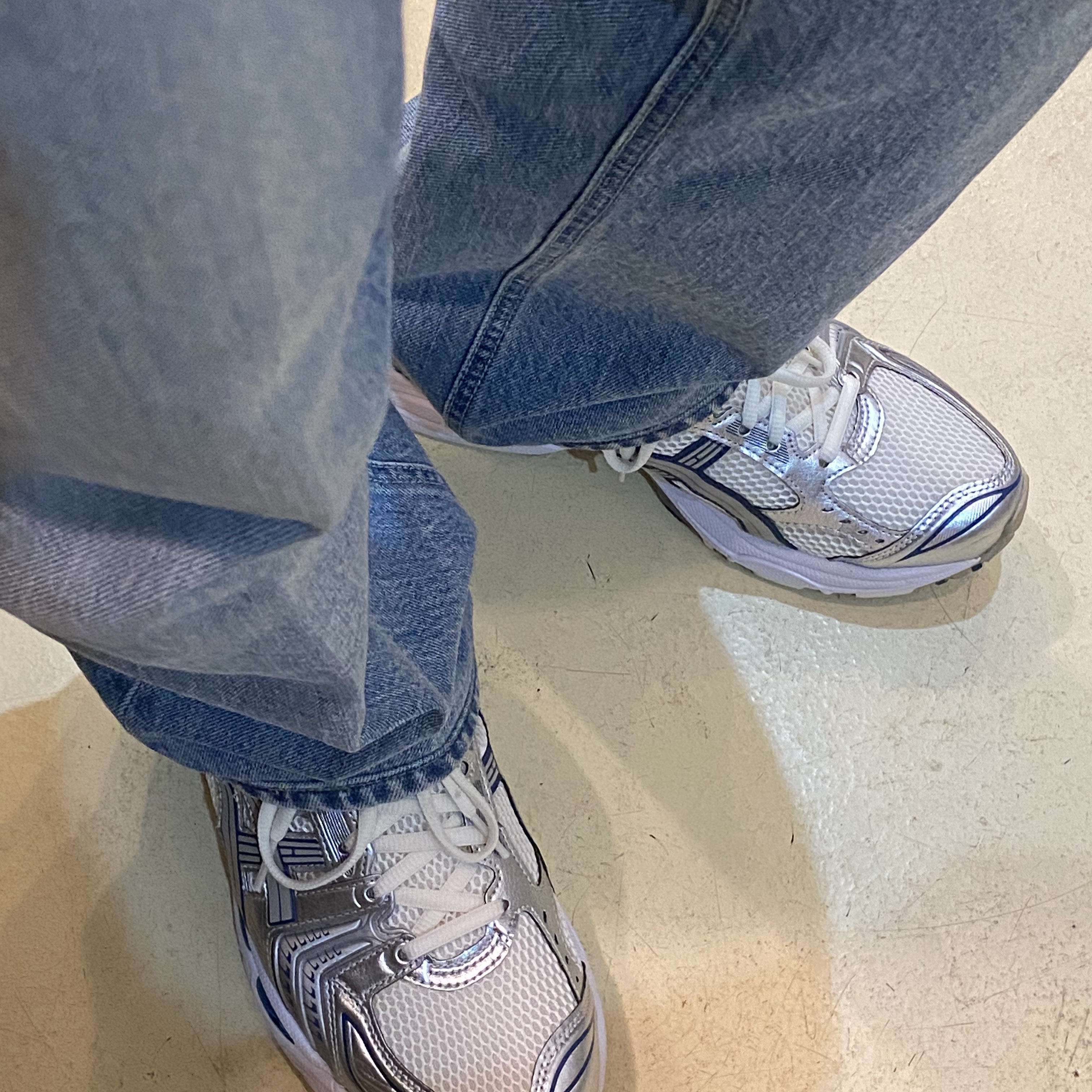 Asics Gel-Kayano 14 Cream Pure Silver 착용 스타일