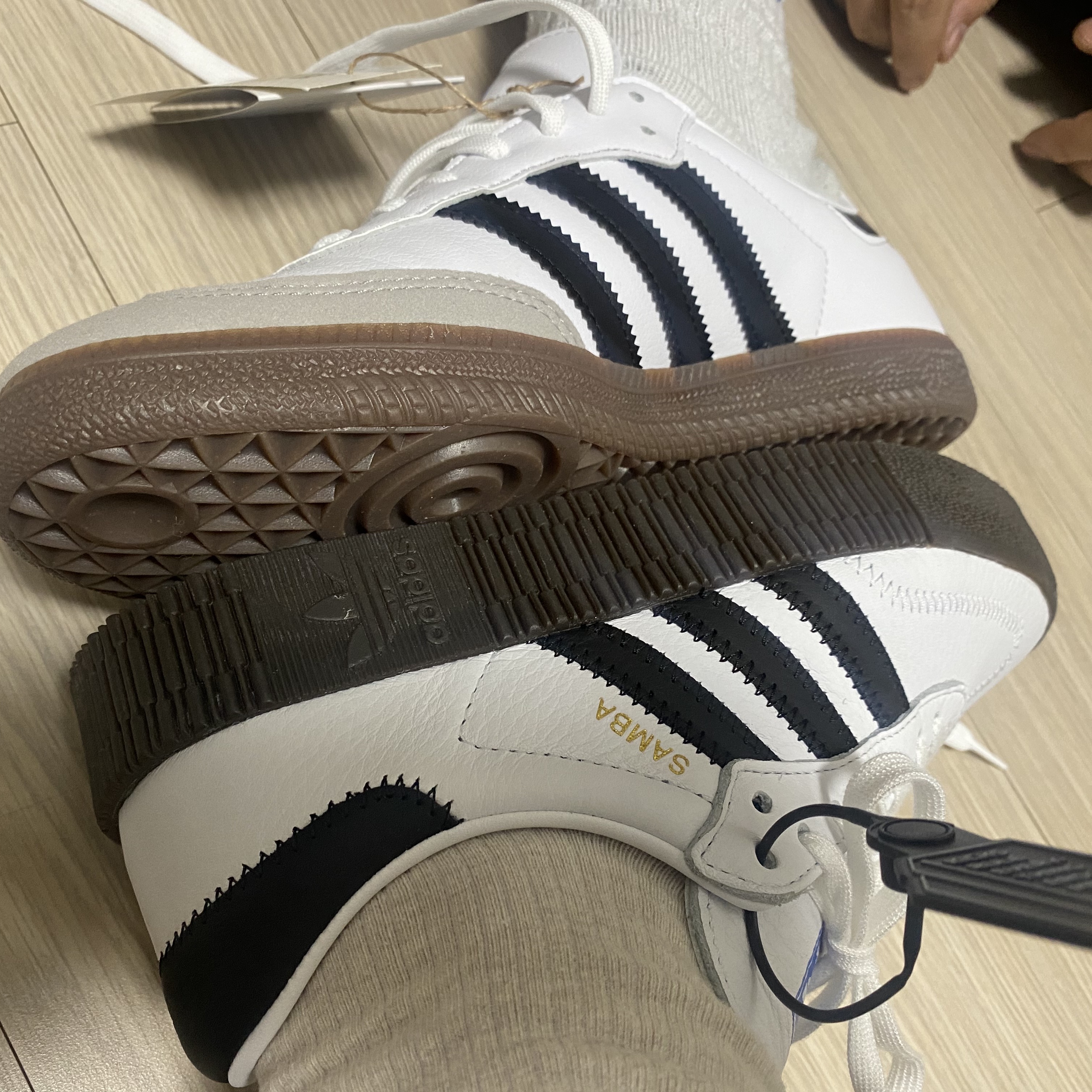 아디다스 삼바 비건 화이트 블랙, (W) 아디다스 삼바로즈 화이트 블랙 검 착용 스타일 - 3