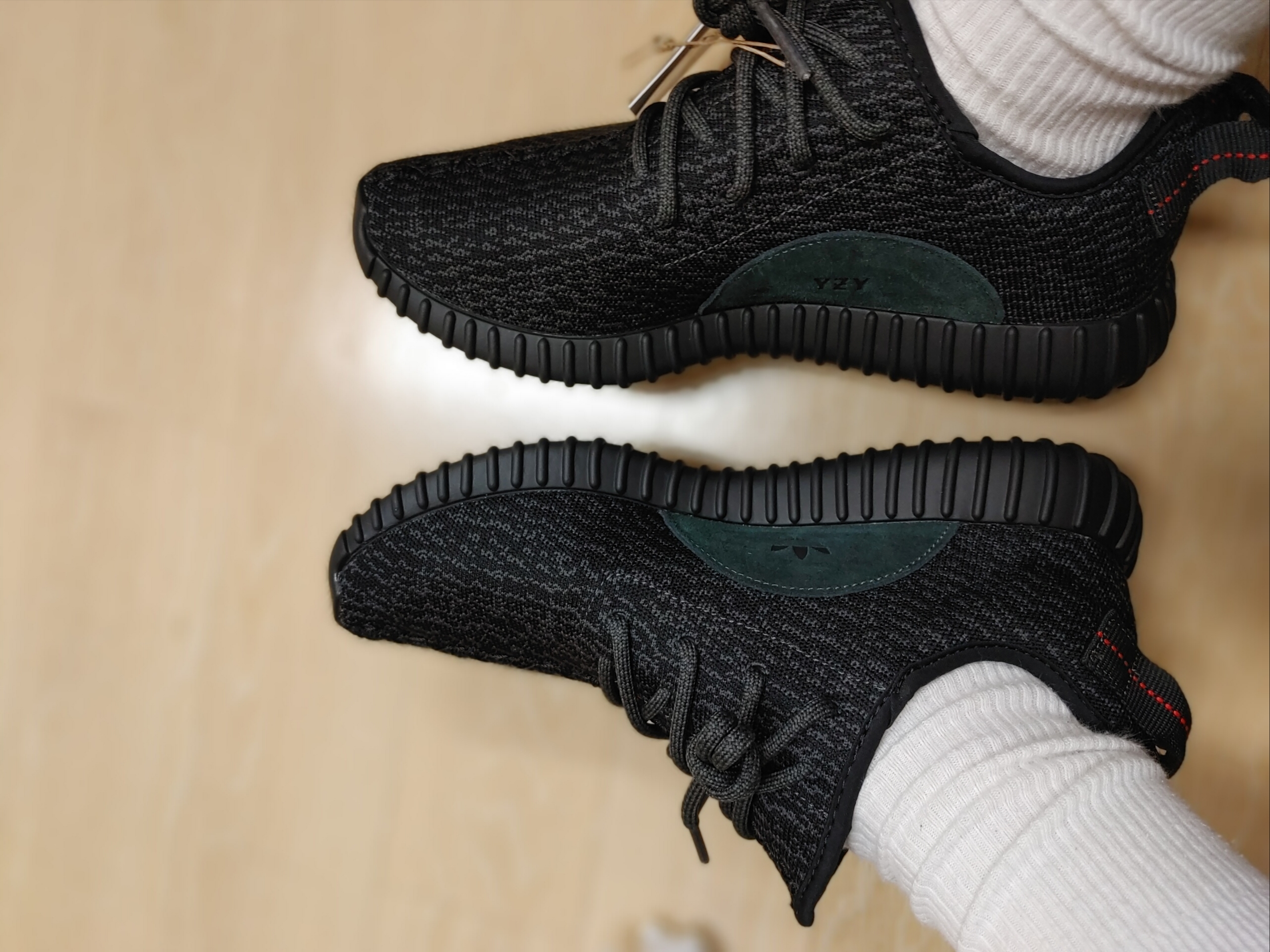 Adidas Yeezy Boost 350 Pirate Black 2023 착용 스타일