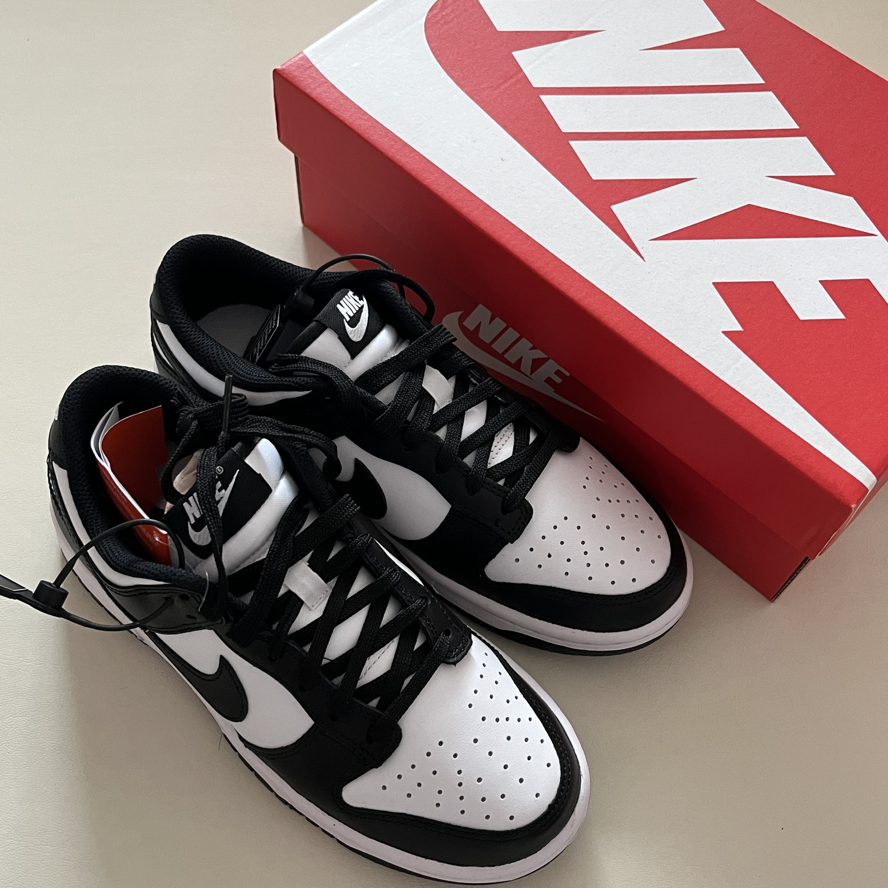 (W) Nike Dunk Low Black 착용 스타일