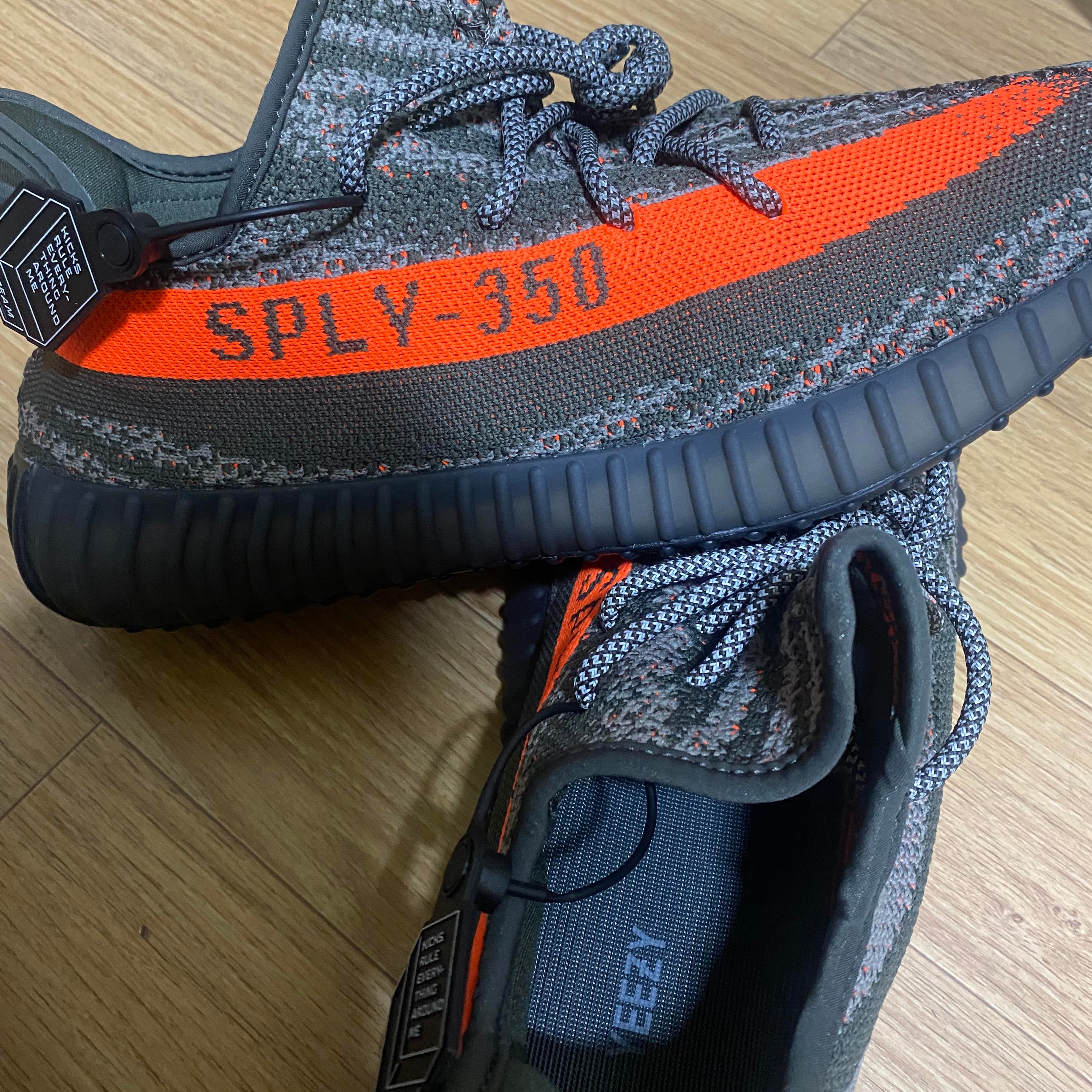 Adidas Yeezy Boost 350 V2 Carbon Beluga 착용 스타일