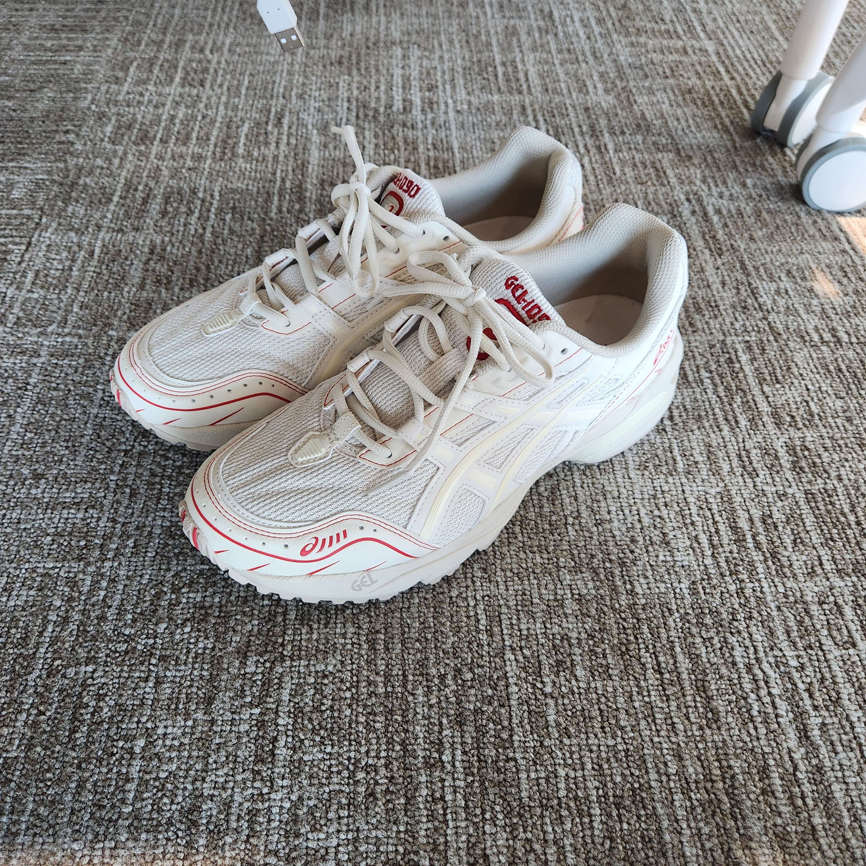 Asics Gel-1090 Birch 착용 스타일