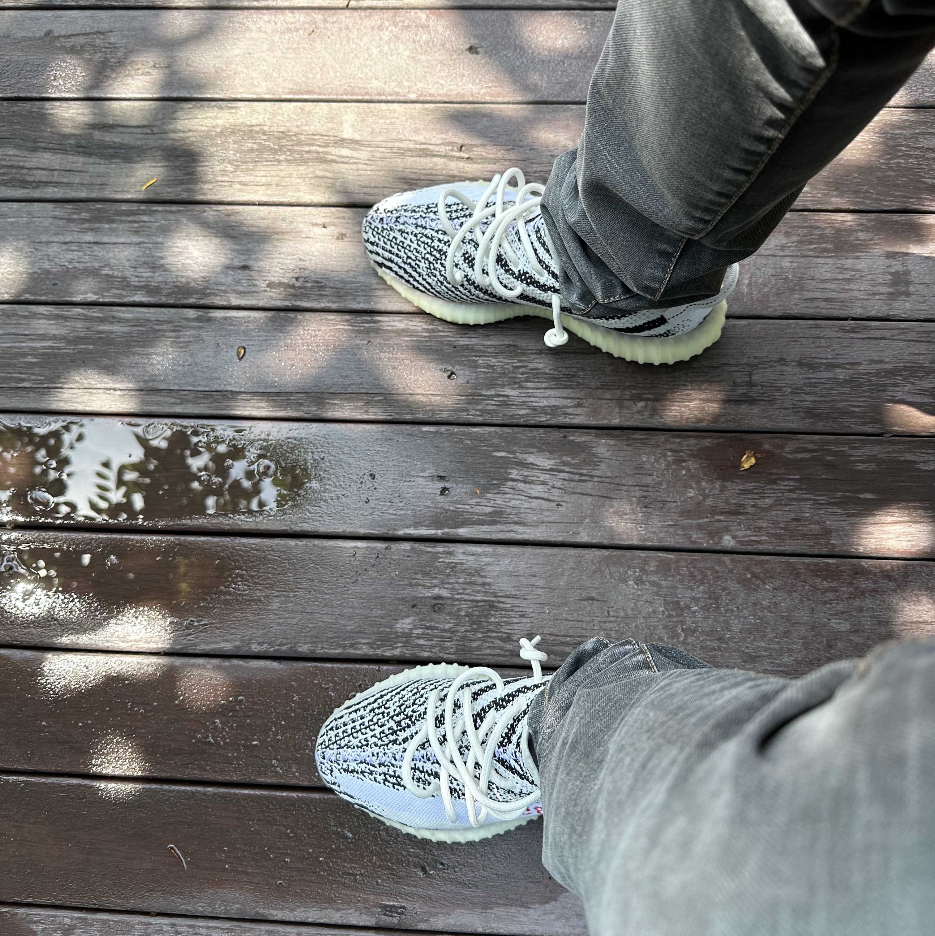 Adidas Yeezy Boost 350 V2 Zebra 2022/2023 착용 스타일