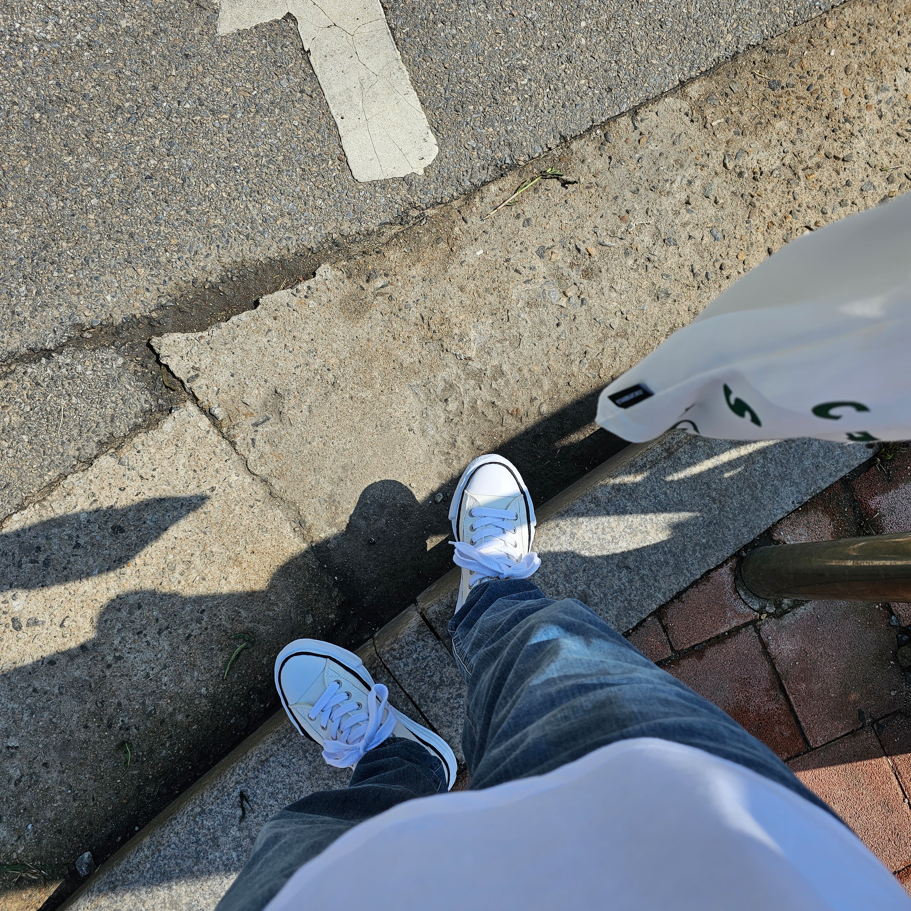 Maison Mihara Yasuhiro Peterson OG Sole Canvas Low Sneakers White, Casio G-Shock Frogman 30th Anniversary Limited Edition GW-8230NT-4 착용 스타일 - 2